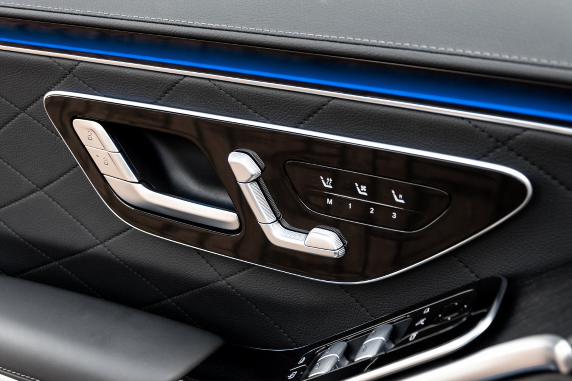 Mercedes-Benz S-Klasse 400d Lang 4-M AMG Premium Plus 21" | Massage | Head-Up | Digital Light | Ruitleder Aut9 Foto 20