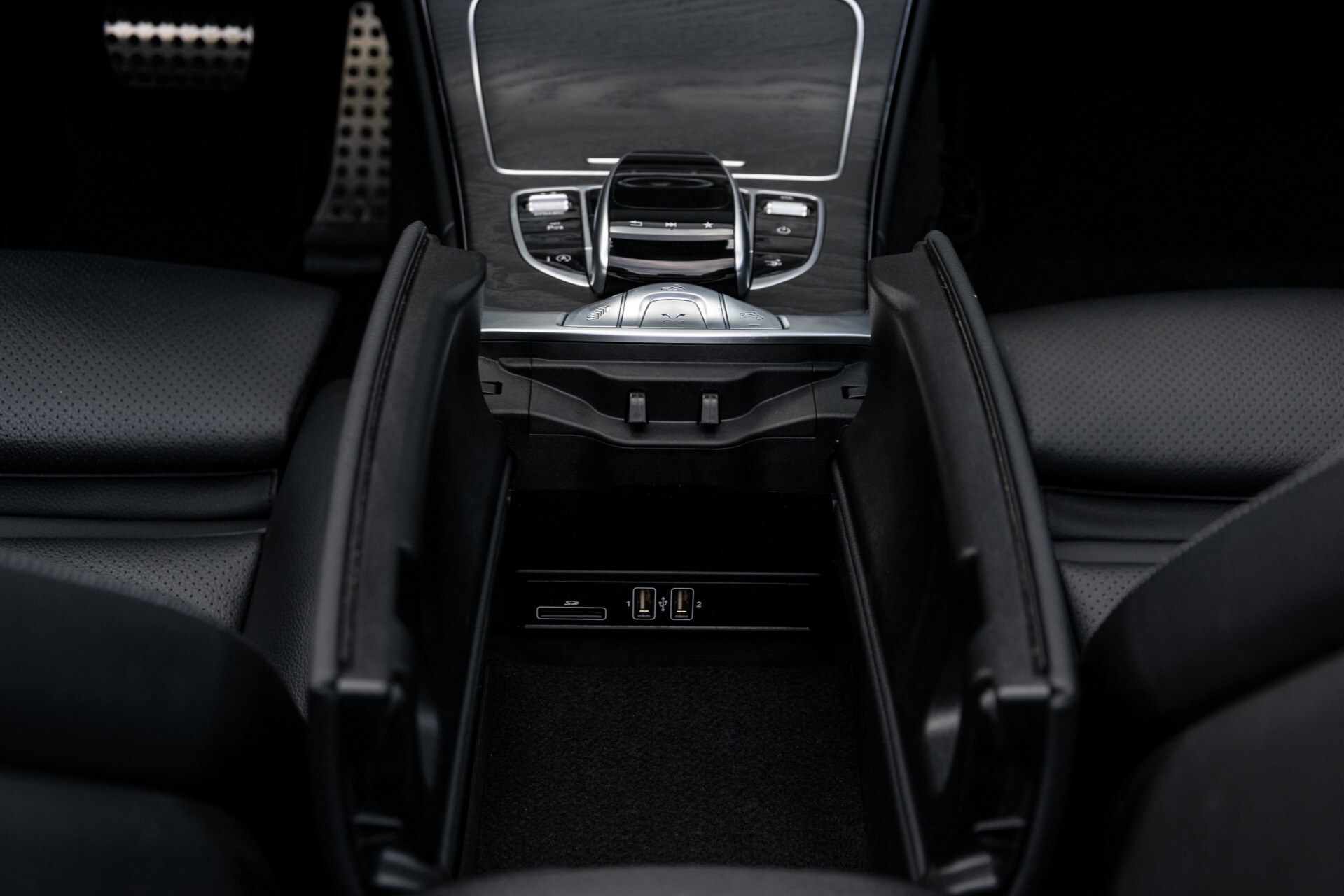 Mercedes-Benz C-Klasse Cabrio 250 AMG Airscarf/Aircap/Comand/ILS/Camera/Rode cabriokap Aut9 Foto 47