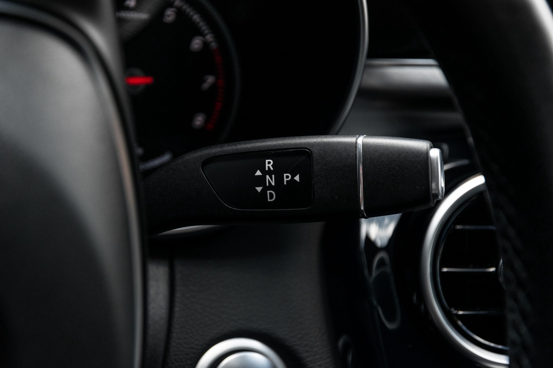 Mercedes-Benz C-Klasse Estate 350 e Burmester/Leer/ILS/19"/Panamericana/Privacyglas/Camera Aut7 Foto 13