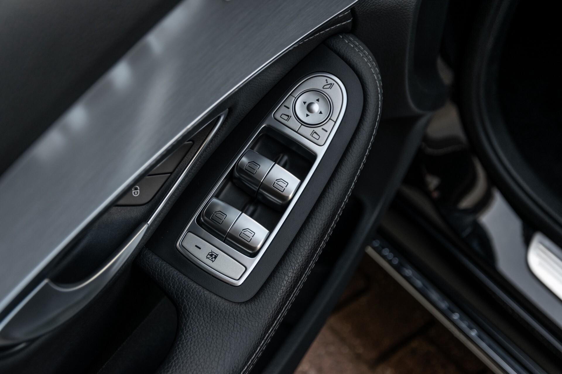 Mercedes-Benz C-Klasse Estate 350 e Burmester/Leer/ILS/19"/Panamericana/Privacyglas/Camera Aut7 Foto 21