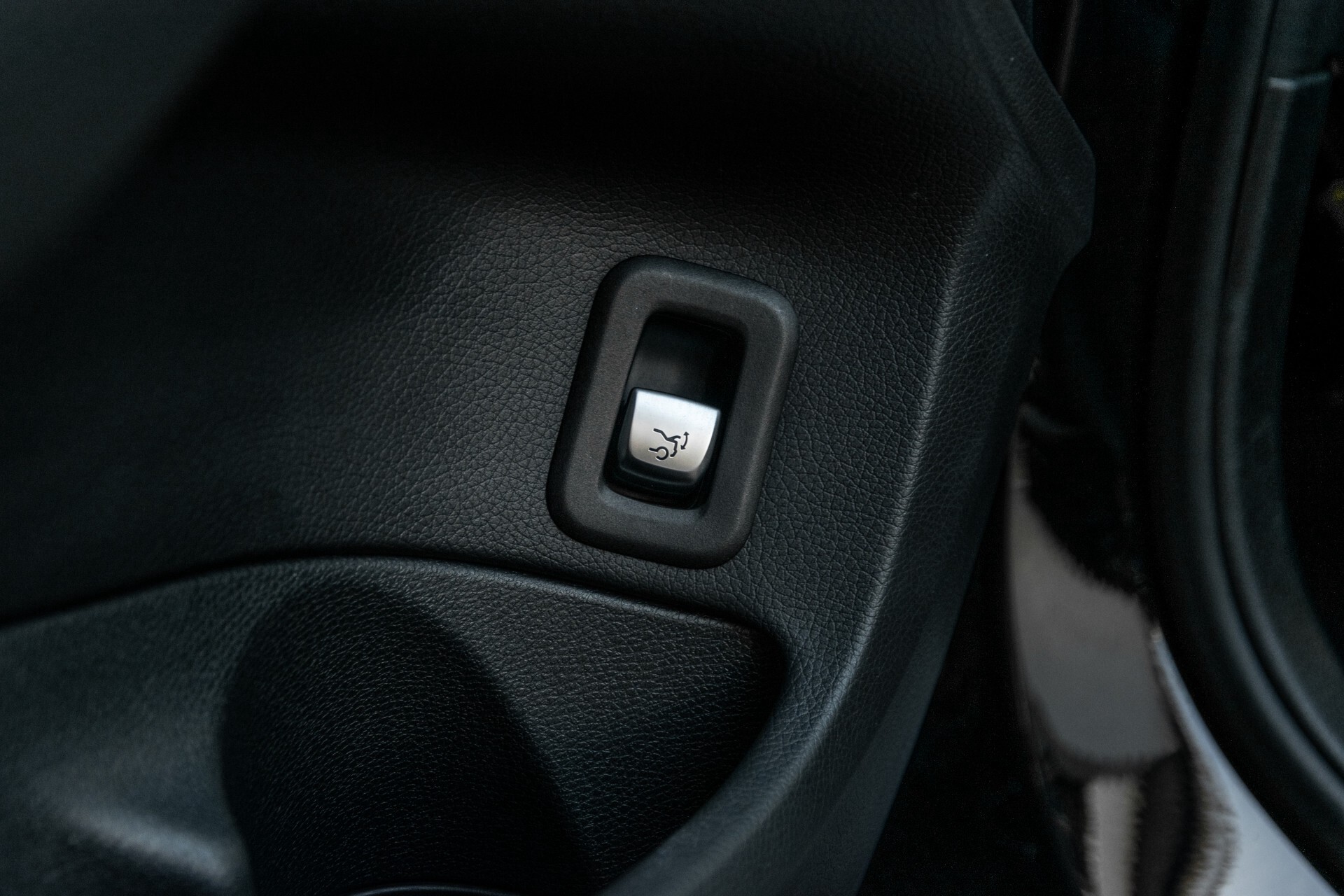 Mercedes-Benz C-Klasse Estate 350 e Burmester/Leer/ILS/19"/Panamericana/Privacyglas/Camera Aut7 Foto 25