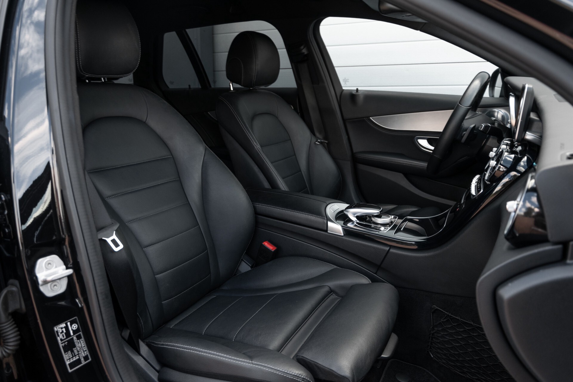 Mercedes-Benz C-Klasse Estate 350 e Burmester/Leer/ILS/19"/Panamericana/Privacyglas/Camera Aut7 Foto 3