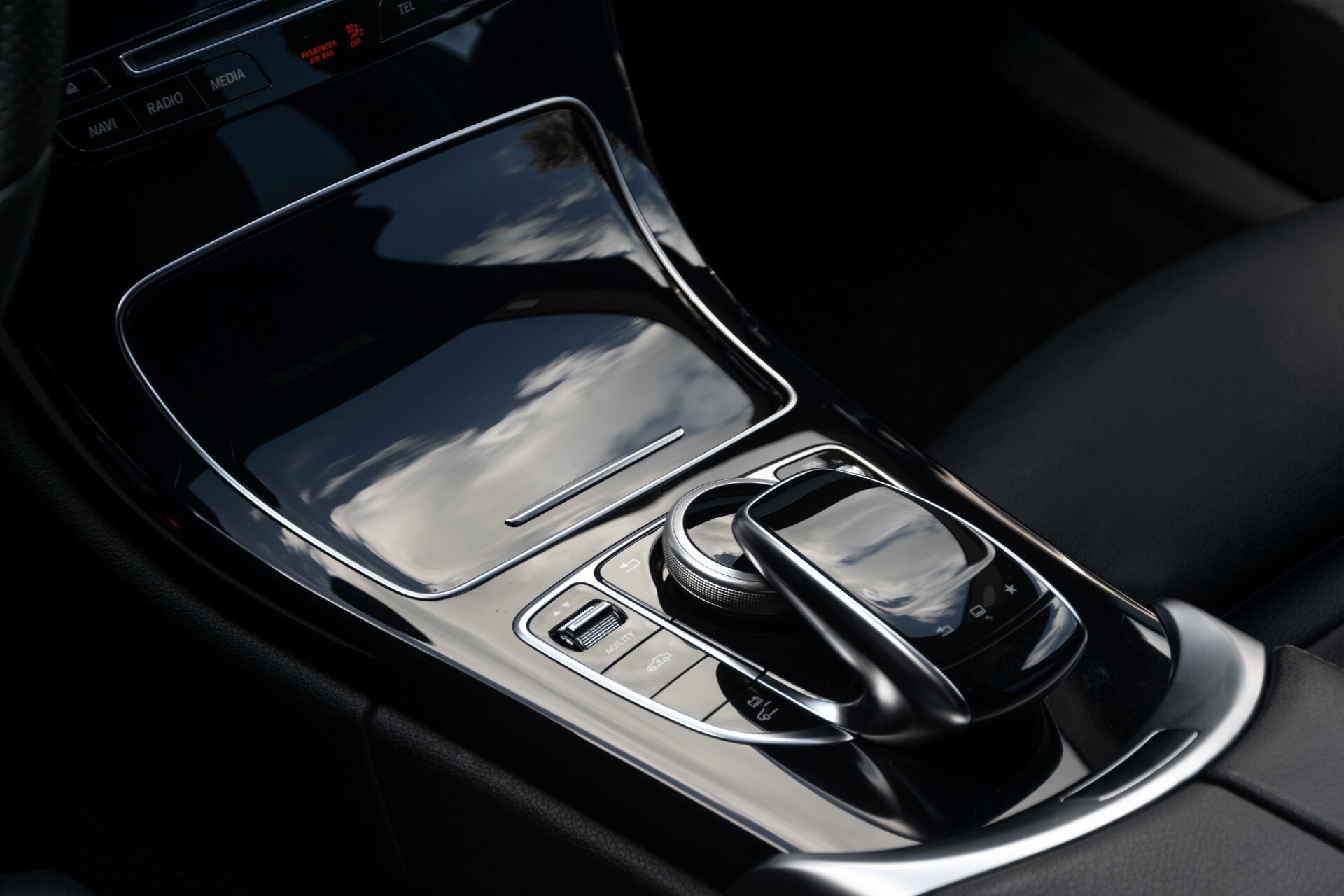 Mercedes-Benz C-Klasse Estate 350 e Burmester/Leer/ILS/19"/Panamericana/Privacyglas/Camera Aut7 Foto 31