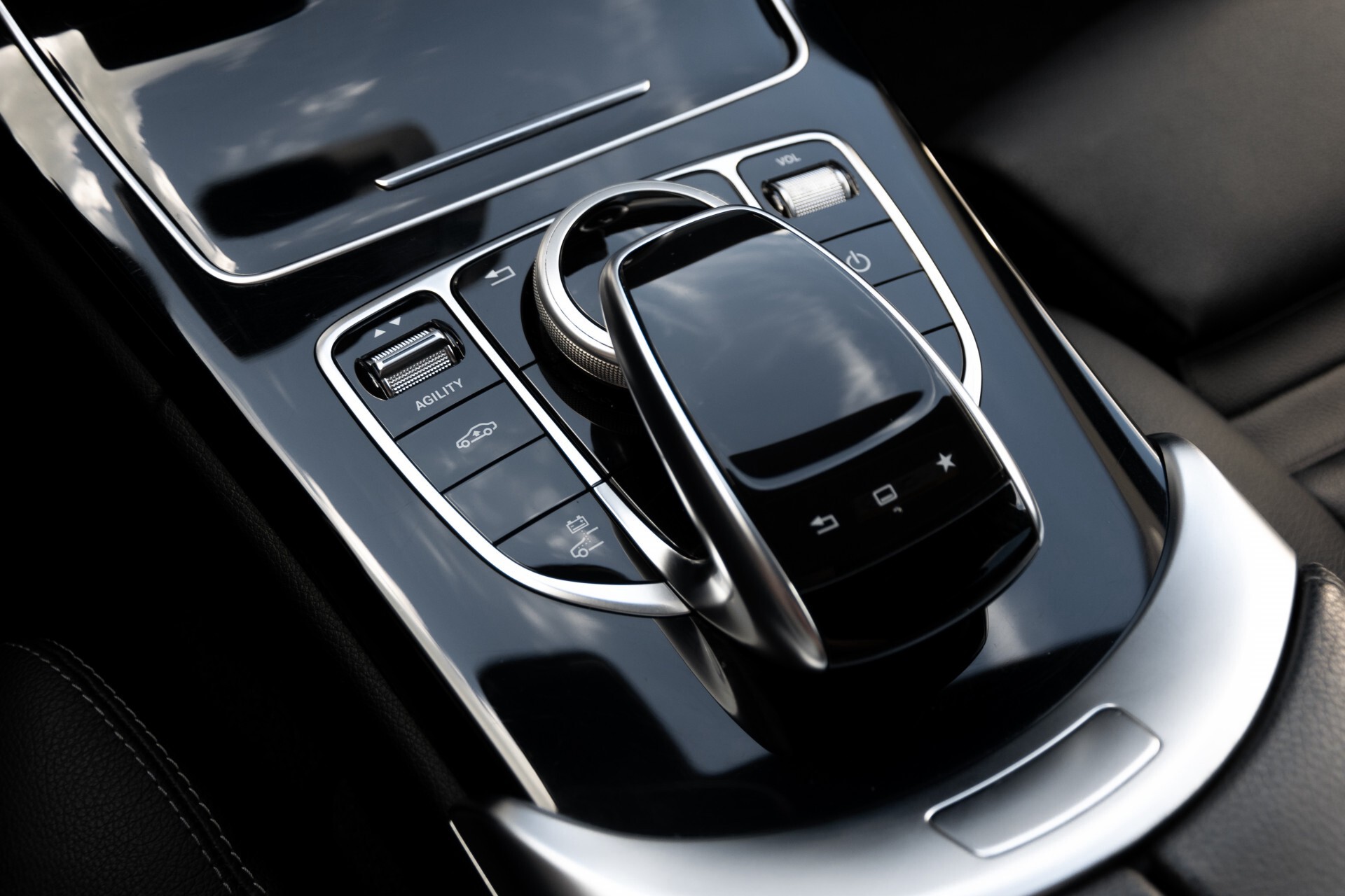 Mercedes-Benz C-Klasse Estate 350 e Burmester/Leer/ILS/19"/Panamericana/Privacyglas/Camera Aut7 Foto 35