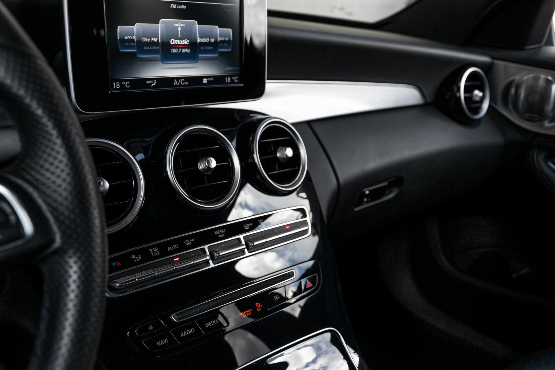 Mercedes-Benz C-Klasse Estate 350 e Burmester/Leer/ILS/19"/Panamericana/Privacyglas/Camera Aut7 Foto 44