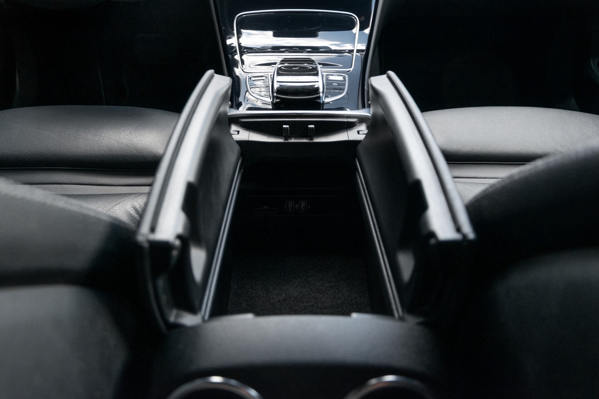 Mercedes-Benz C-Klasse Estate 350 e Burmester/Leer/ILS/19"/Panamericana/Privacyglas/Camera Aut7 Foto 46