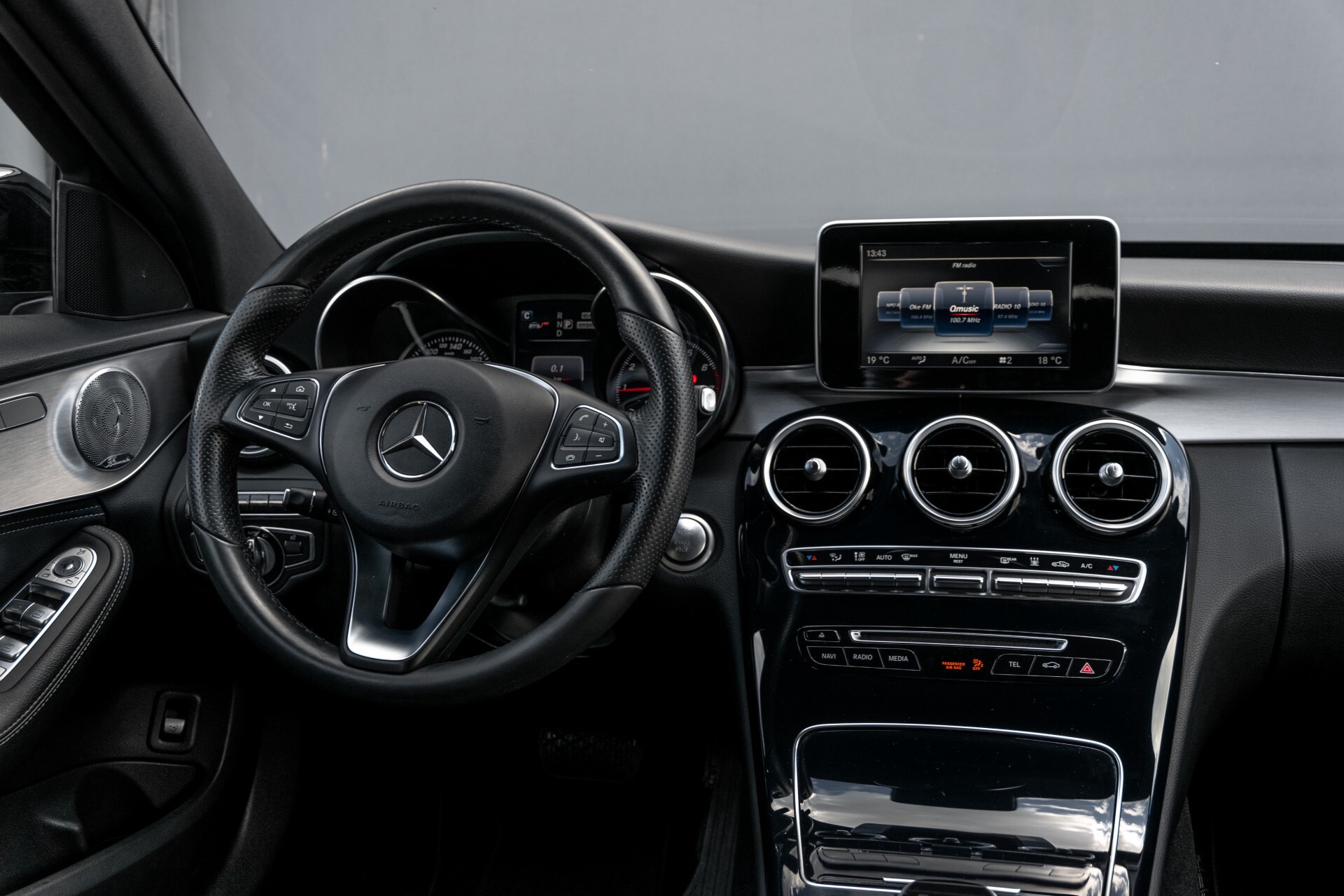 Mercedes-Benz C-Klasse Estate 350 e Burmester/Leer/ILS/19"/Panamericana/Privacyglas/Camera Aut7 Foto 6