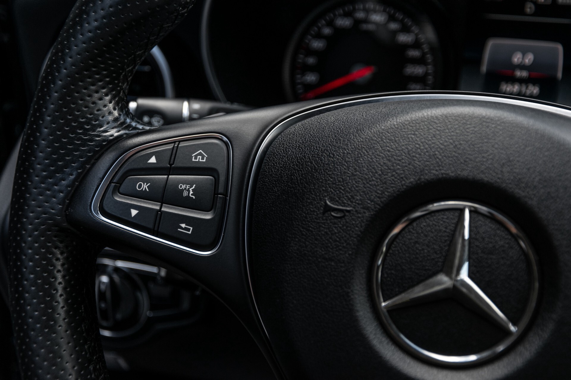 Mercedes-Benz C-Klasse Estate 350 e Burmester/Leer/ILS/19"/Panamericana/Privacyglas/Camera Aut7 Foto 9