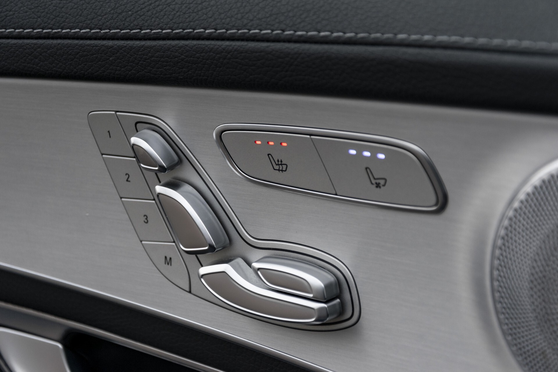 Mercedes-Benz GLC 250 d 4-M AMG Carbon/Rij-assist/Keyless/360camera/Mem/Standkachel/Trekhaak Aut9 Foto 24