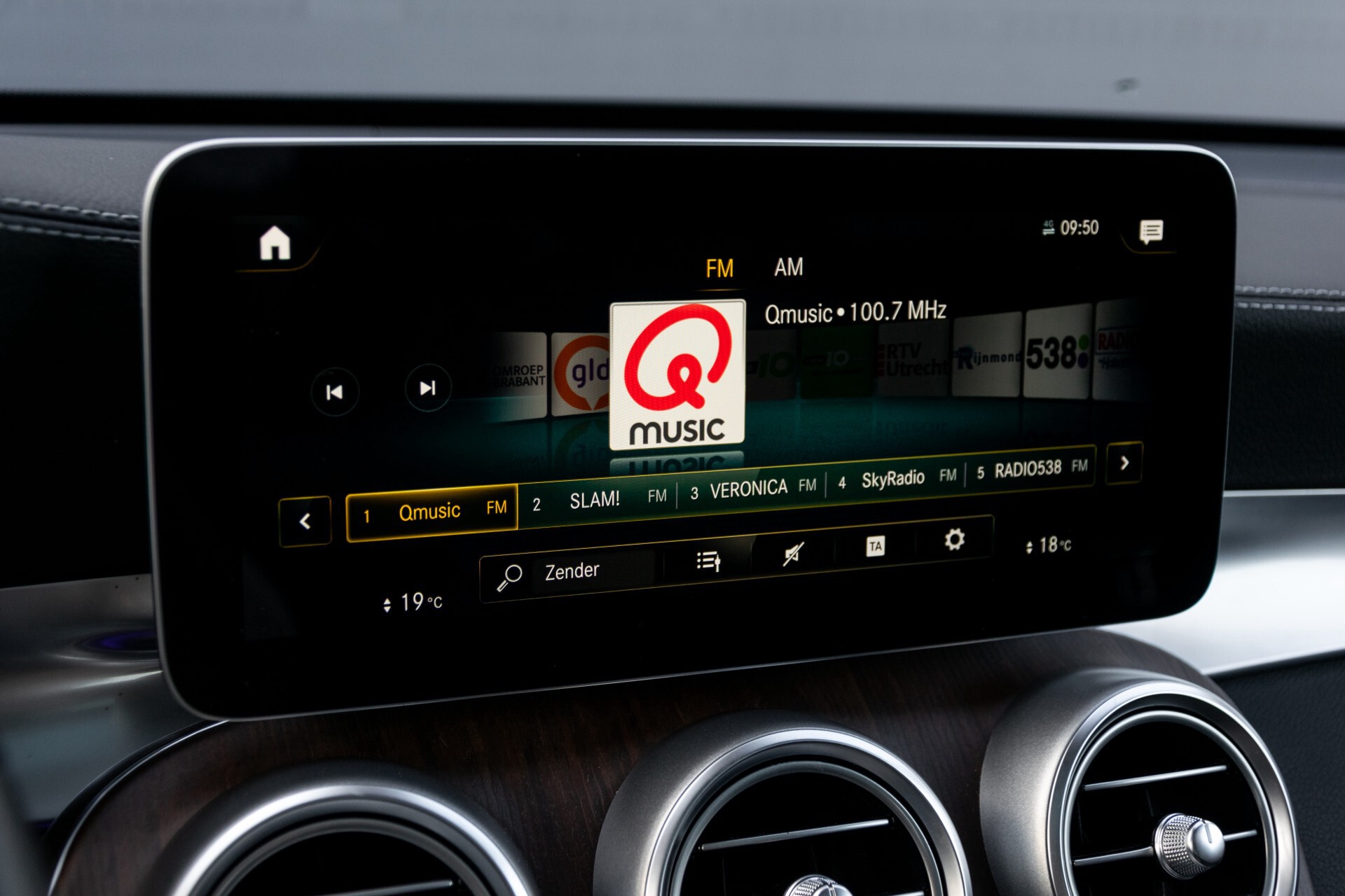 Mercedes-Benz GLC 300e 4-M Luchtvering/Panorama/Multicontourstoelen/Rij-assistentie/Standkachel Aut9 Foto 18