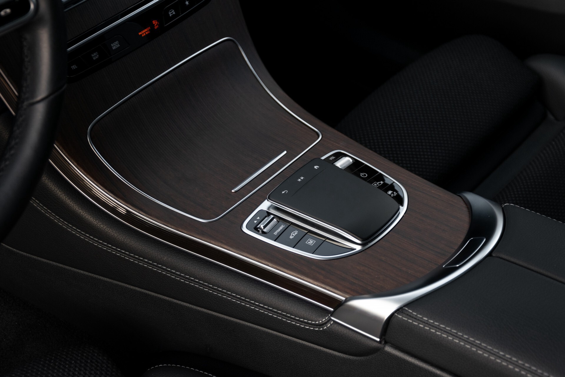 Mercedes-Benz GLC 300e 4-M Luchtvering/Panorama/Multicontourstoelen/Rij-assistentie/Standkachel Aut9 Foto 19