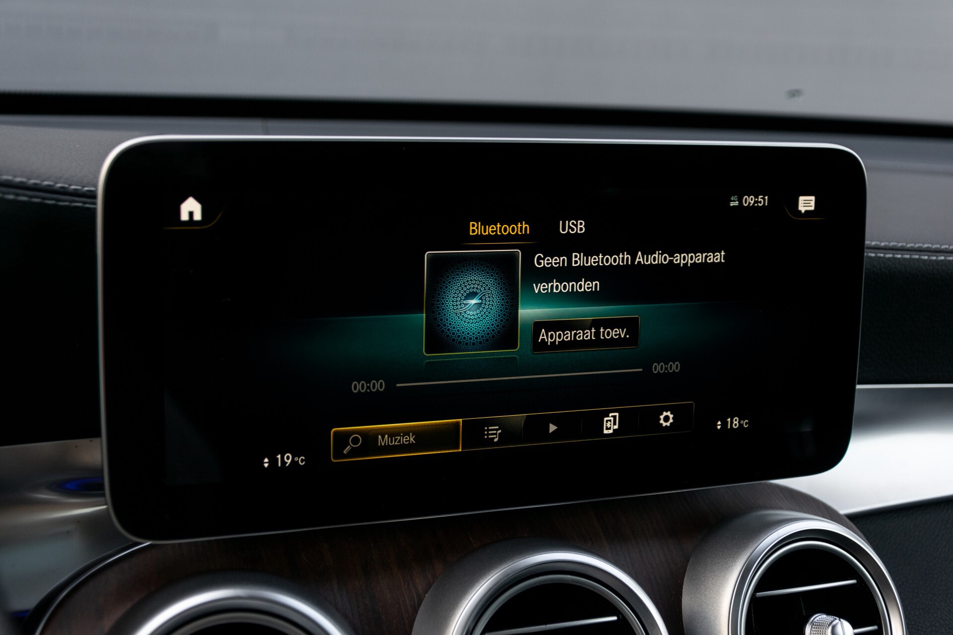 Mercedes-Benz GLC 300e 4-M Luchtvering/Panorama/Multicontourstoelen/Rij-assistentie/Standkachel Aut9 Foto 24