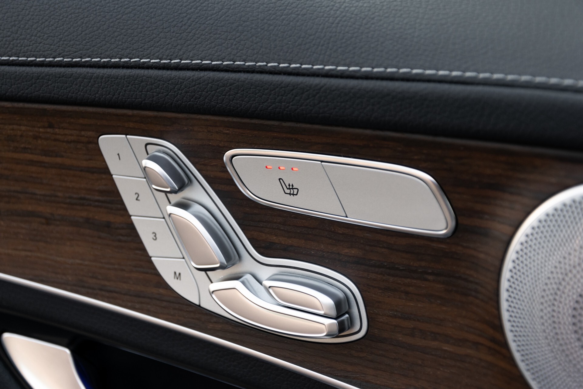 Mercedes-Benz GLC 300e 4-M Luchtvering/Panorama/Multicontourstoelen/Rij-assistentie/Standkachel Aut9 Foto 25