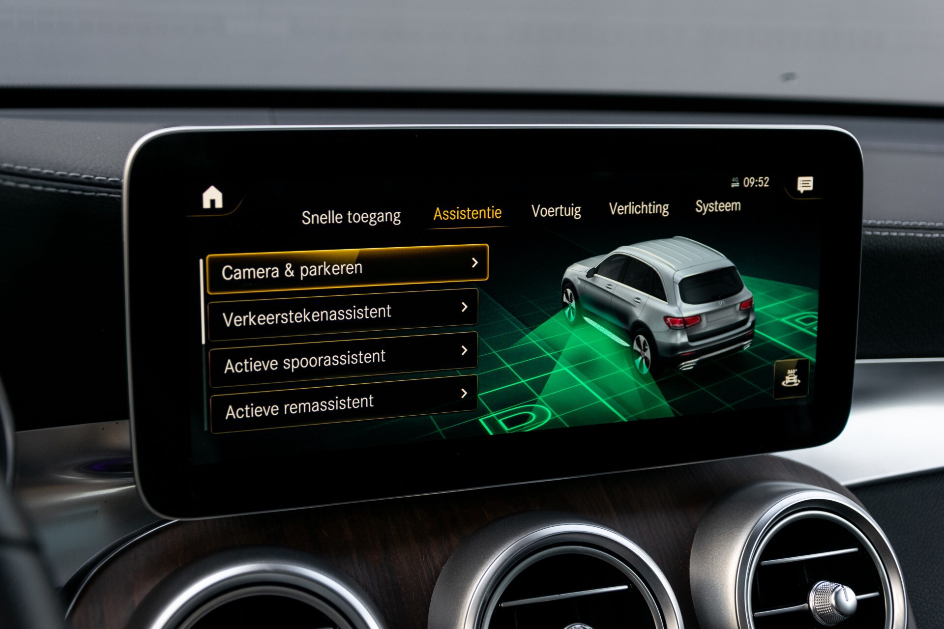 Mercedes-Benz GLC 300e 4-M Luchtvering/Panorama/Multicontourstoelen/Rij-assistentie/Standkachel Aut9 Foto 26