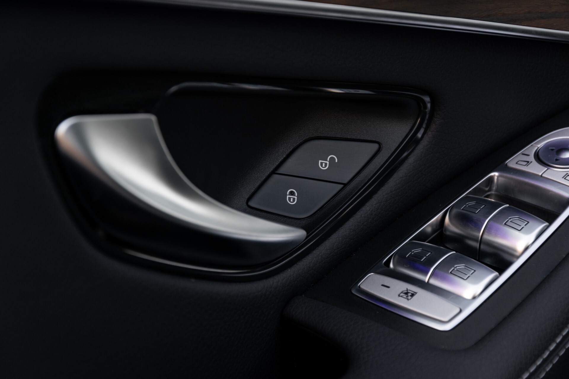 Mercedes-Benz GLC 300e 4-M Luchtvering/Panorama/Multicontourstoelen/Rij-assistentie/Standkachel Aut9 Foto 29