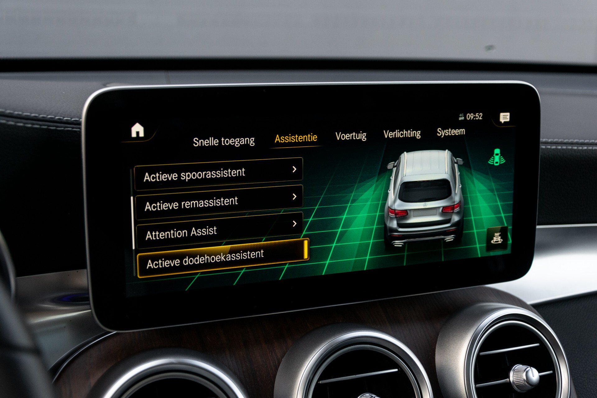 Mercedes-Benz GLC 300e 4-M Luchtvering/Panorama/Multicontourstoelen/Rij-assistentie/Standkachel Aut9 Foto 34