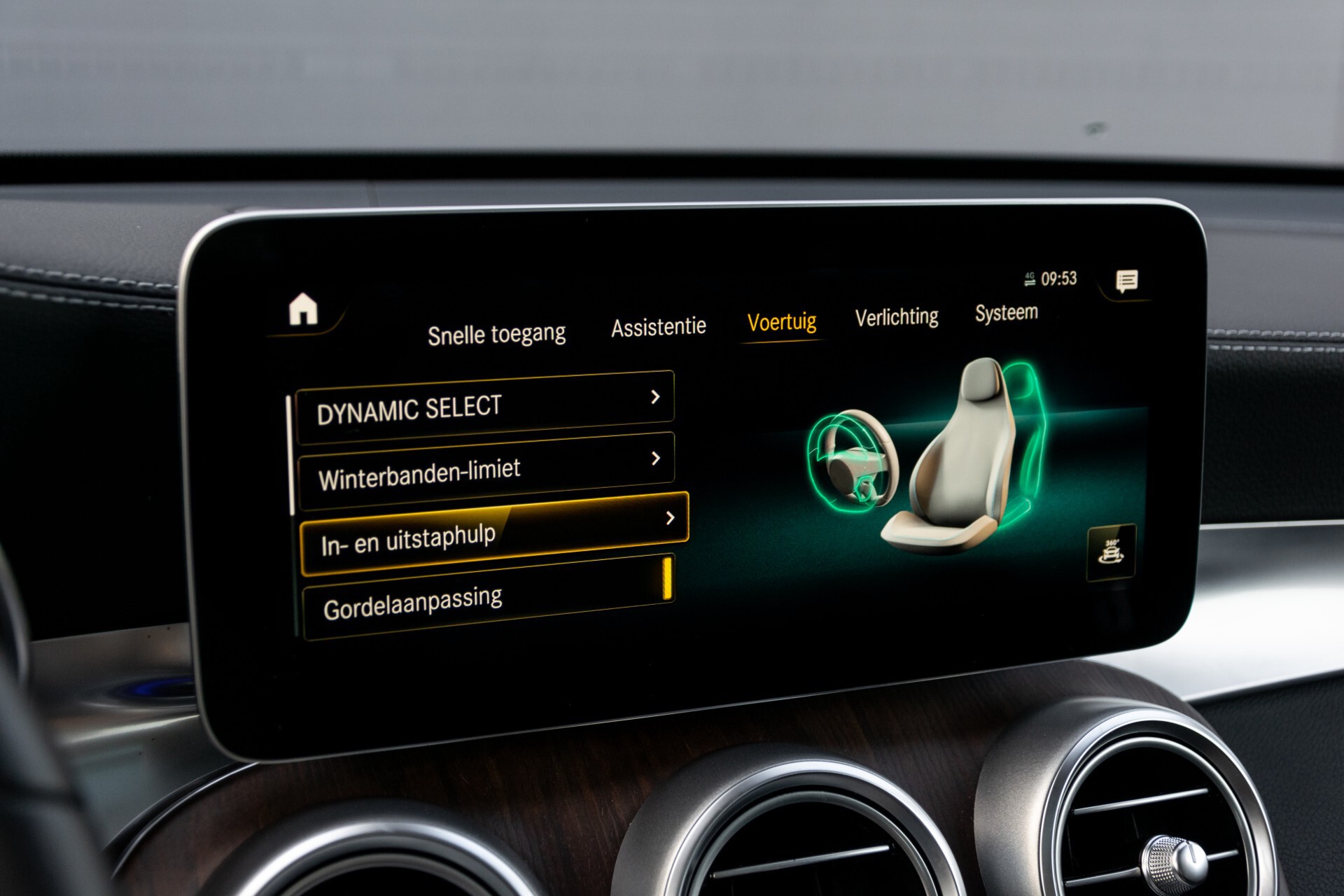 Mercedes-Benz GLC 300e 4-M Luchtvering/Panorama/Multicontourstoelen/Rij-assistentie/Standkachel Aut9 Foto 36