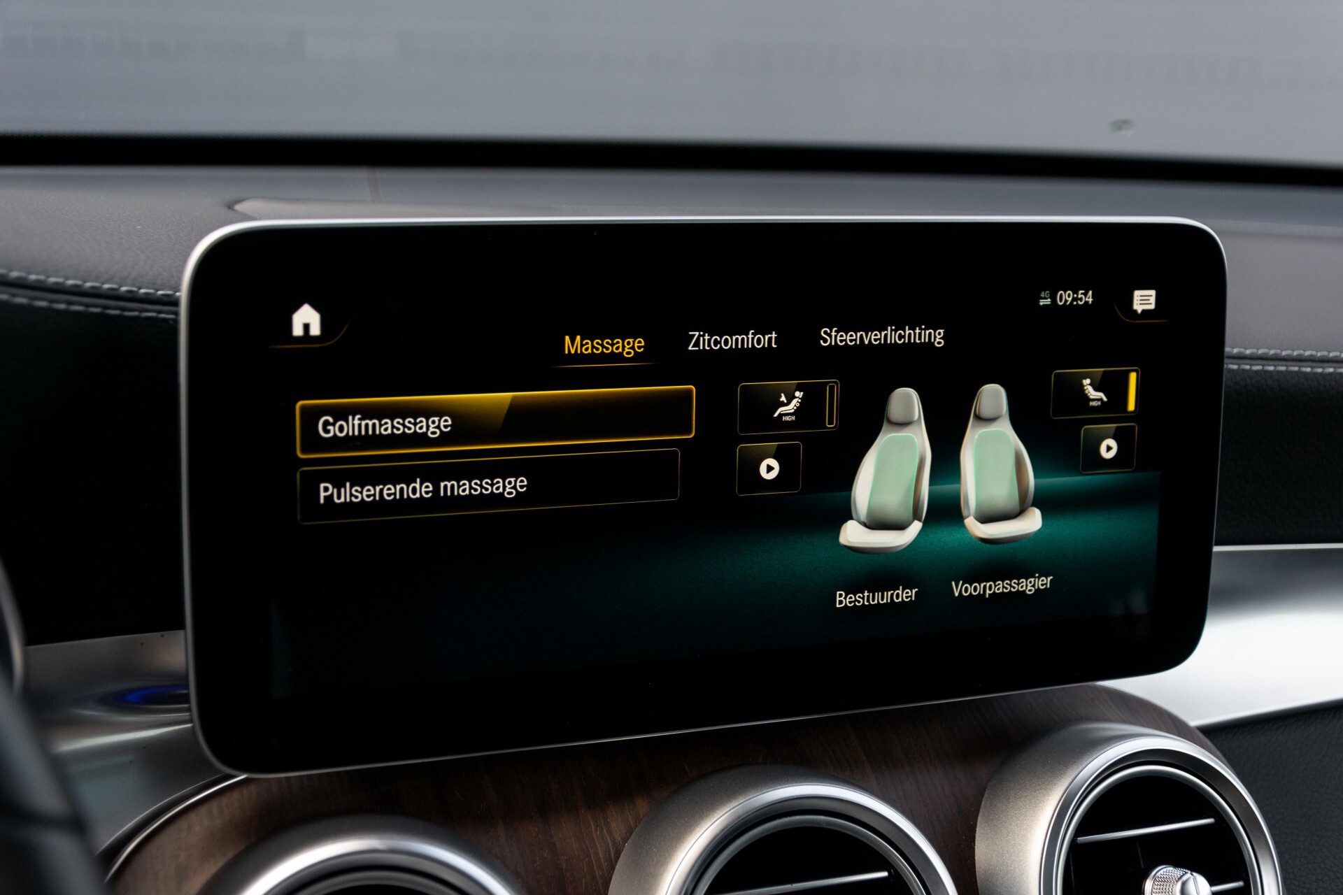 Mercedes-Benz GLC 300e 4-M Luchtvering/Panorama/Multicontourstoelen/Rij-assistentie/Standkachel Aut9 Foto 46