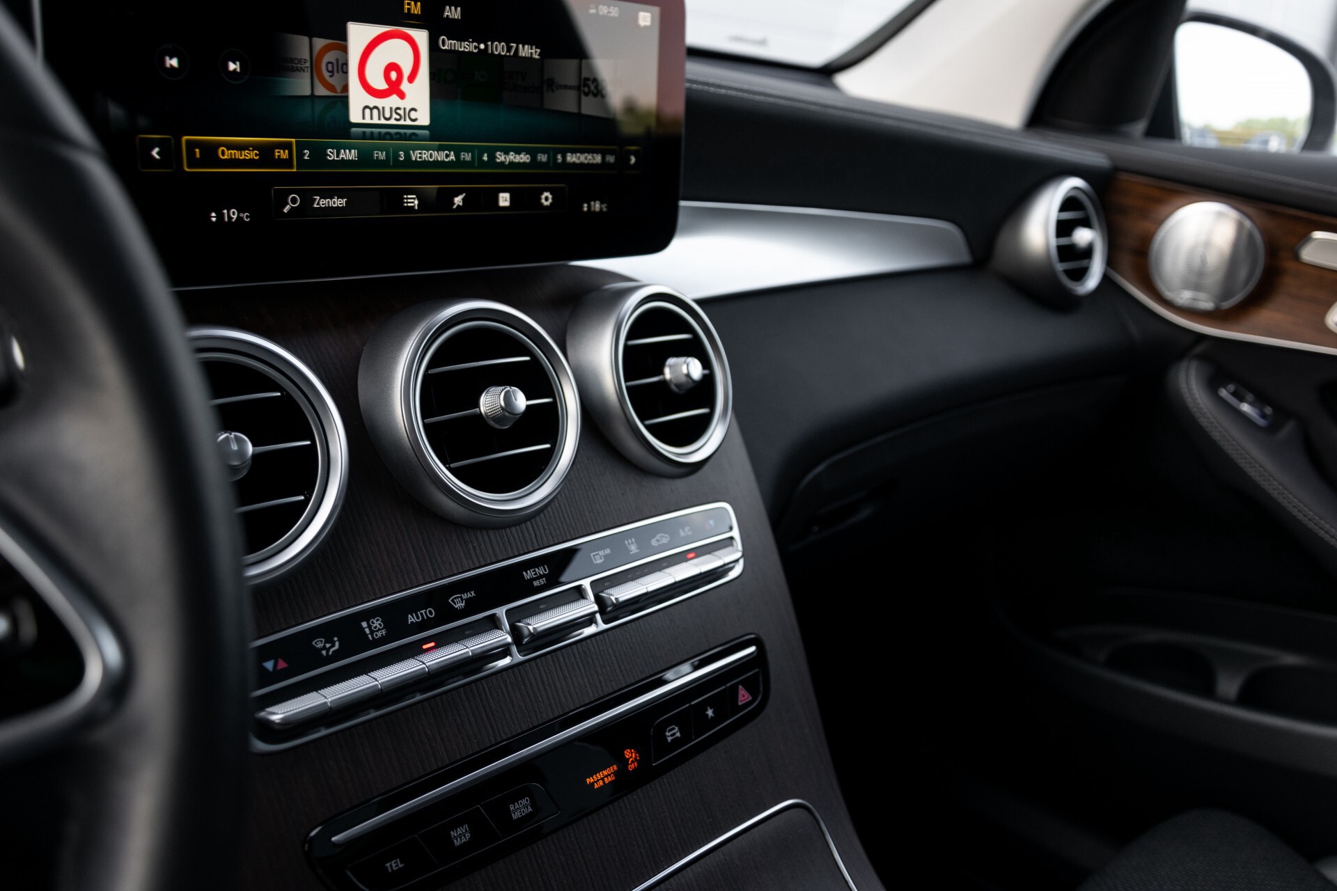 Mercedes-Benz GLC 300e 4-M Luchtvering/Panorama/Multicontourstoelen/Rij-assistentie/Standkachel Aut9 Foto 47