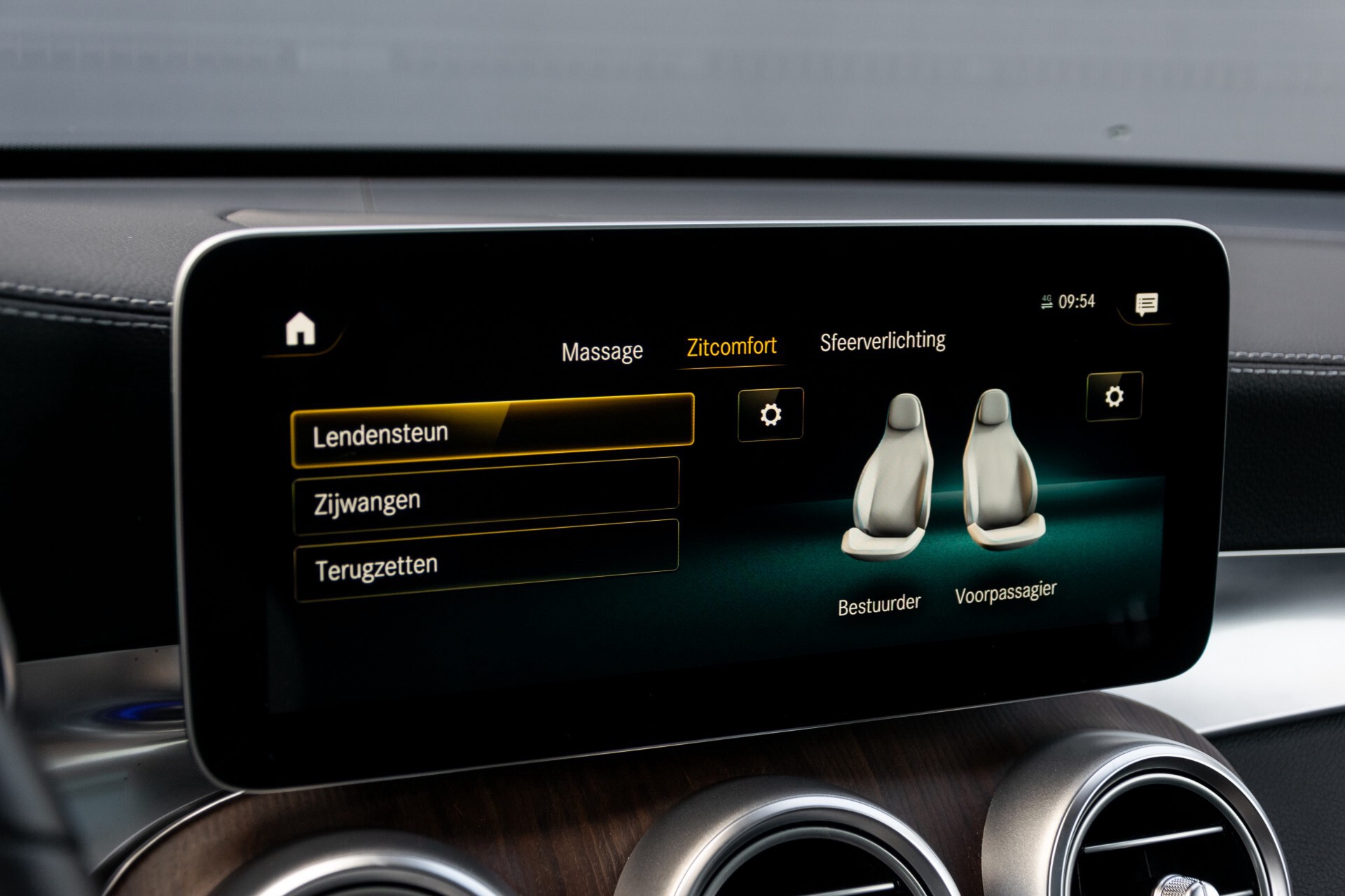 Mercedes-Benz GLC 300e 4-M Luchtvering/Panorama/Multicontourstoelen/Rij-assistentie/Standkachel Aut9 Foto 48