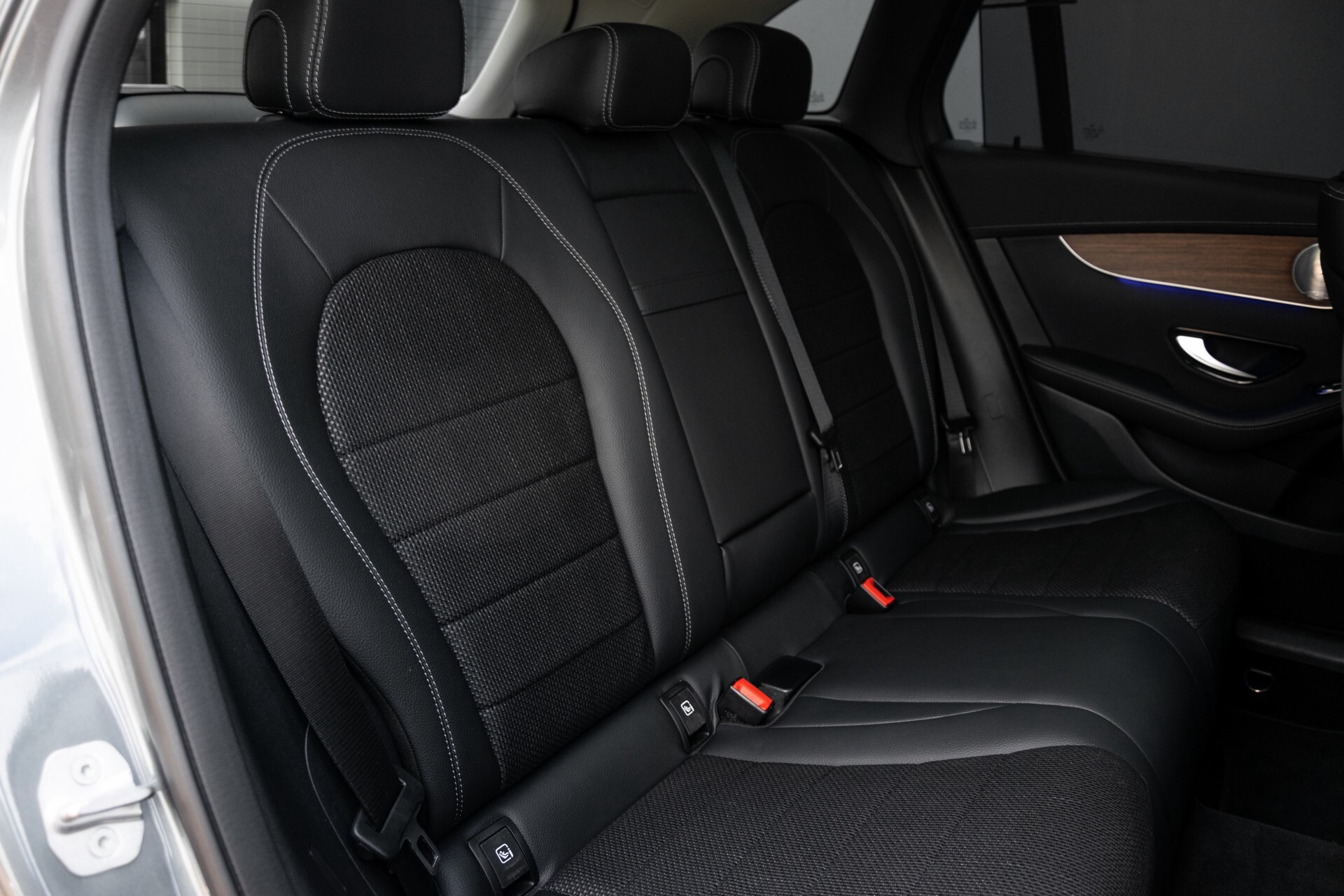 Mercedes-Benz GLC 300e 4-M Luchtvering/Panorama/Multicontourstoelen/Rij-assistentie/Standkachel Aut9 Foto 5