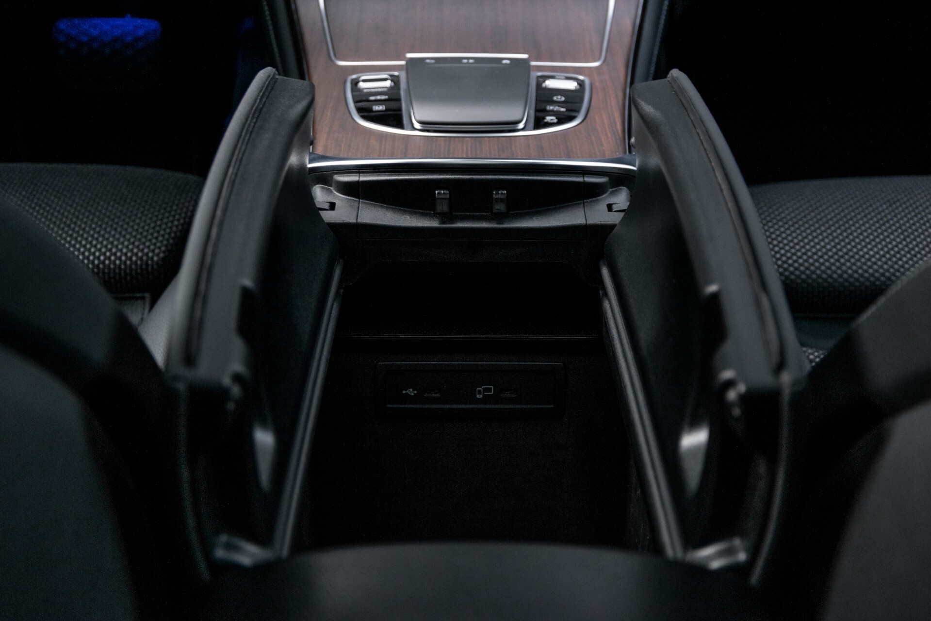 Mercedes-Benz GLC 300e 4-M Luchtvering/Panorama/Multicontourstoelen/Rij-assistentie/Standkachel Aut9 Foto 54