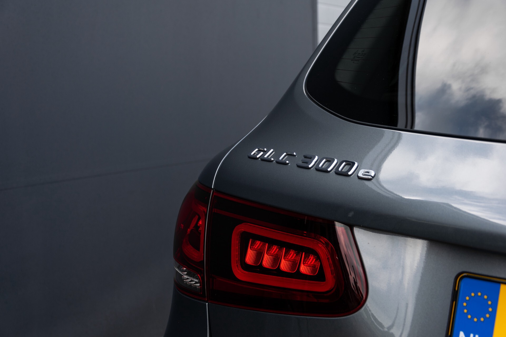 Mercedes-Benz GLC 300e 4-M Luchtvering/Panorama/Multicontourstoelen/Rij-assistentie/Standkachel Aut9 Foto 63