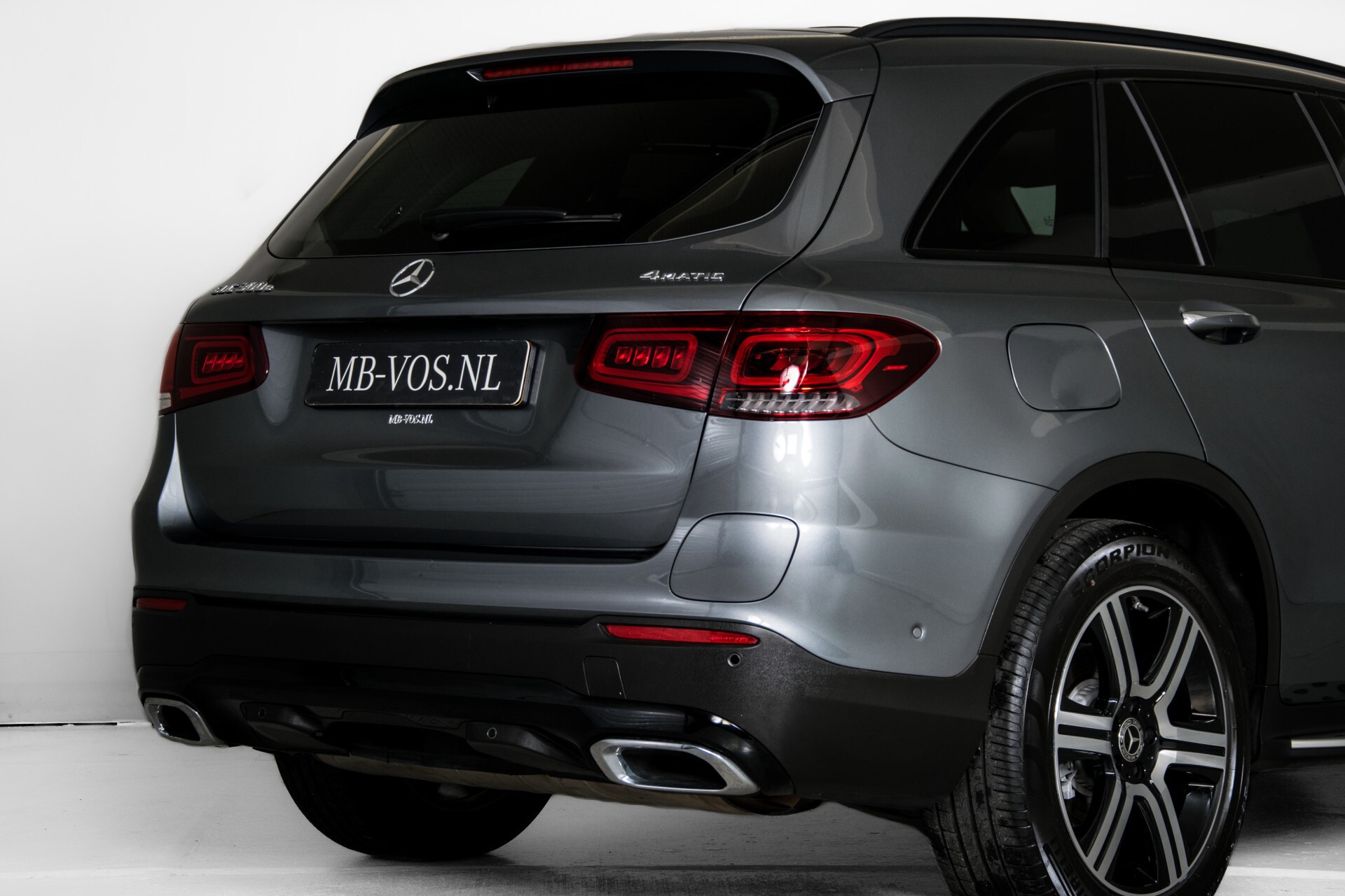 Mercedes-Benz GLC 300e 4-M Luchtvering/Panorama/Multicontourstoelen/Rij-assistentie/Standkachel Aut9 Foto 65