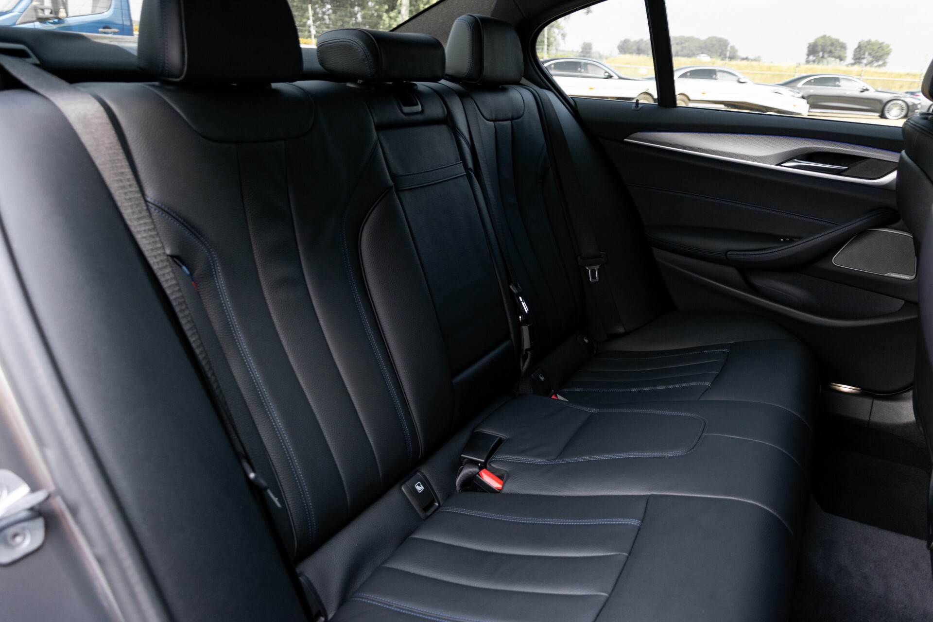 BMW 5 Serie 530e xDrive M-Sport iPerformance High Executive Aut8 Foto 4