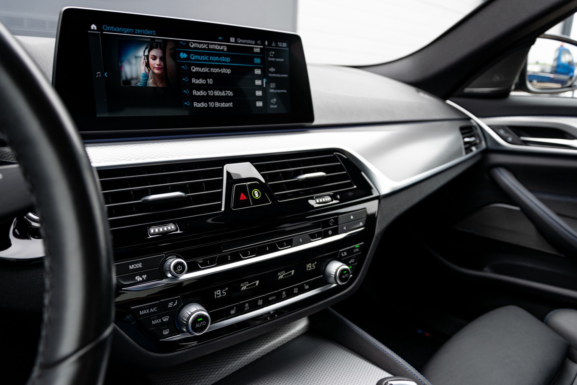 BMW 5 Serie 530e xDrive M-Sport iPerformance High Executive Aut8 Foto 46