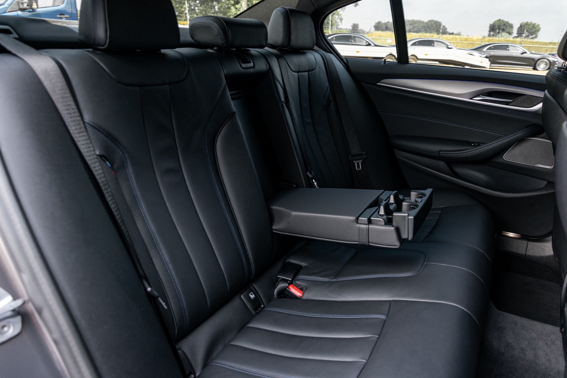 BMW 5 Serie 530e xDrive M-Sport iPerformance High Executive Aut8 Foto 5