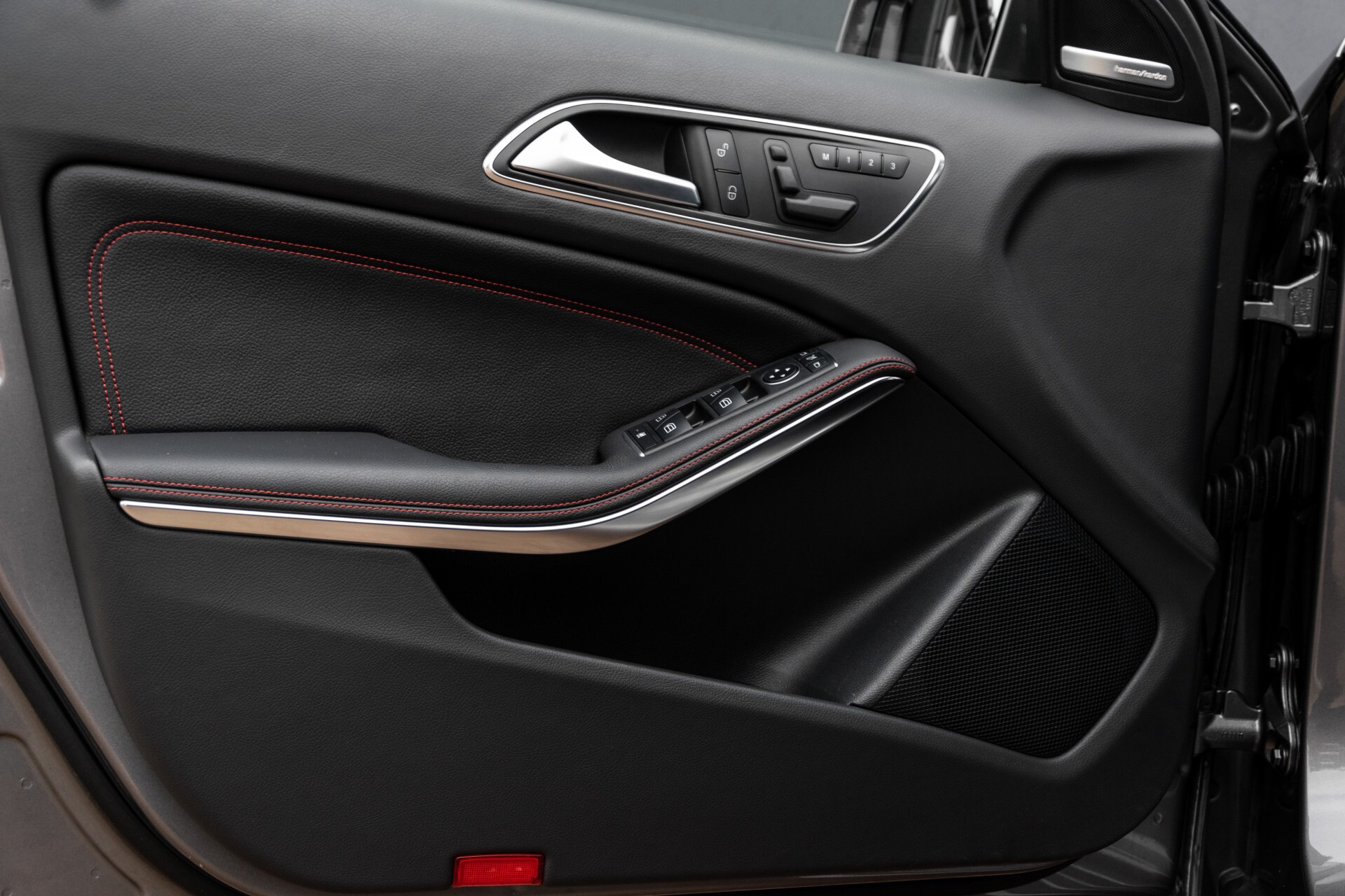 Mercedes-Benz A-Klasse 250 Sport AMG Panorama/Standkachel/Mem/Harman-Kardon/Distronic/Camera/Com Aut7 Foto 18