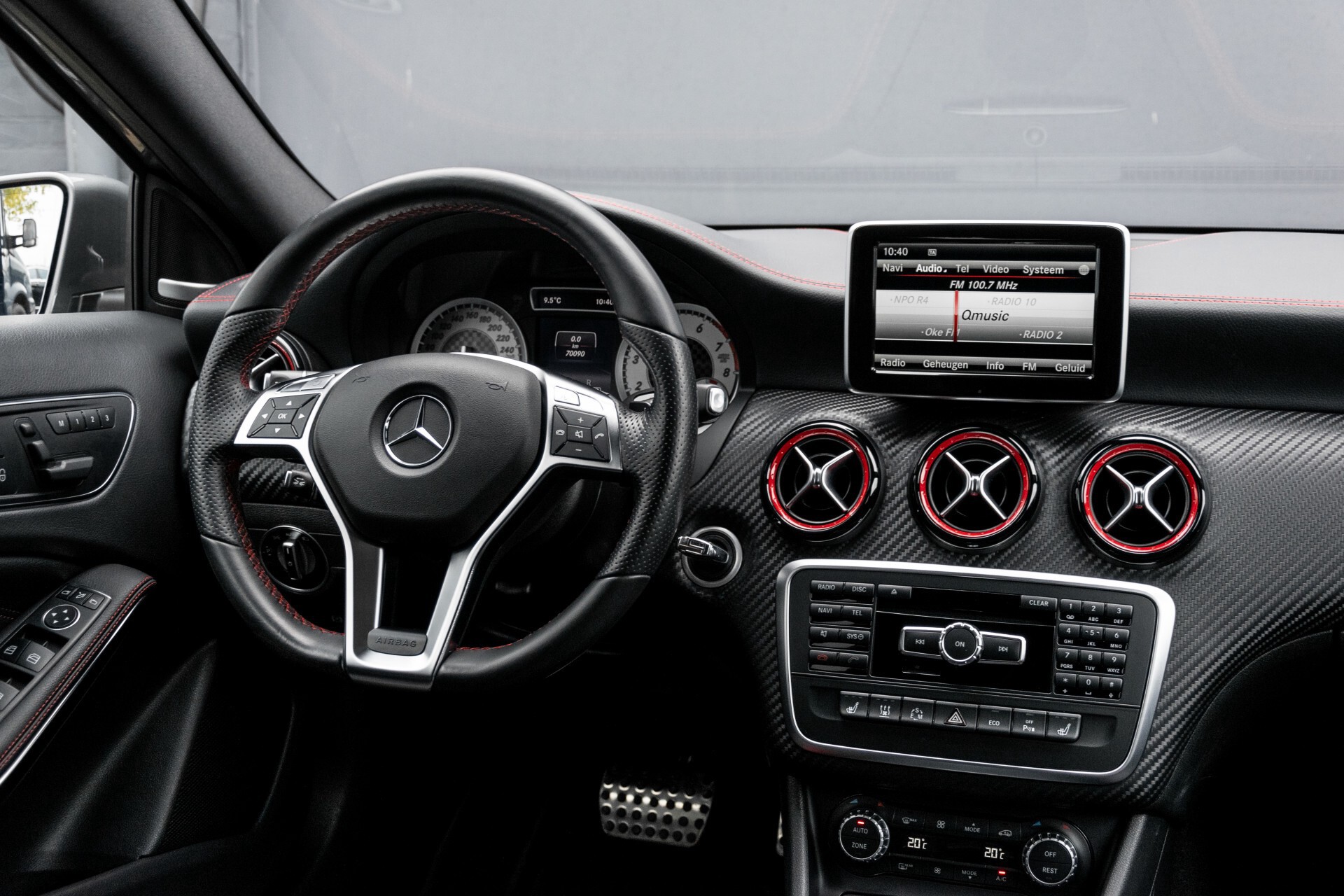 Mercedes-Benz A-Klasse 250 Sport AMG Panorama/Standkachel/Mem/Harman-Kardon/Distronic/Camera/Com Aut7 Foto 8