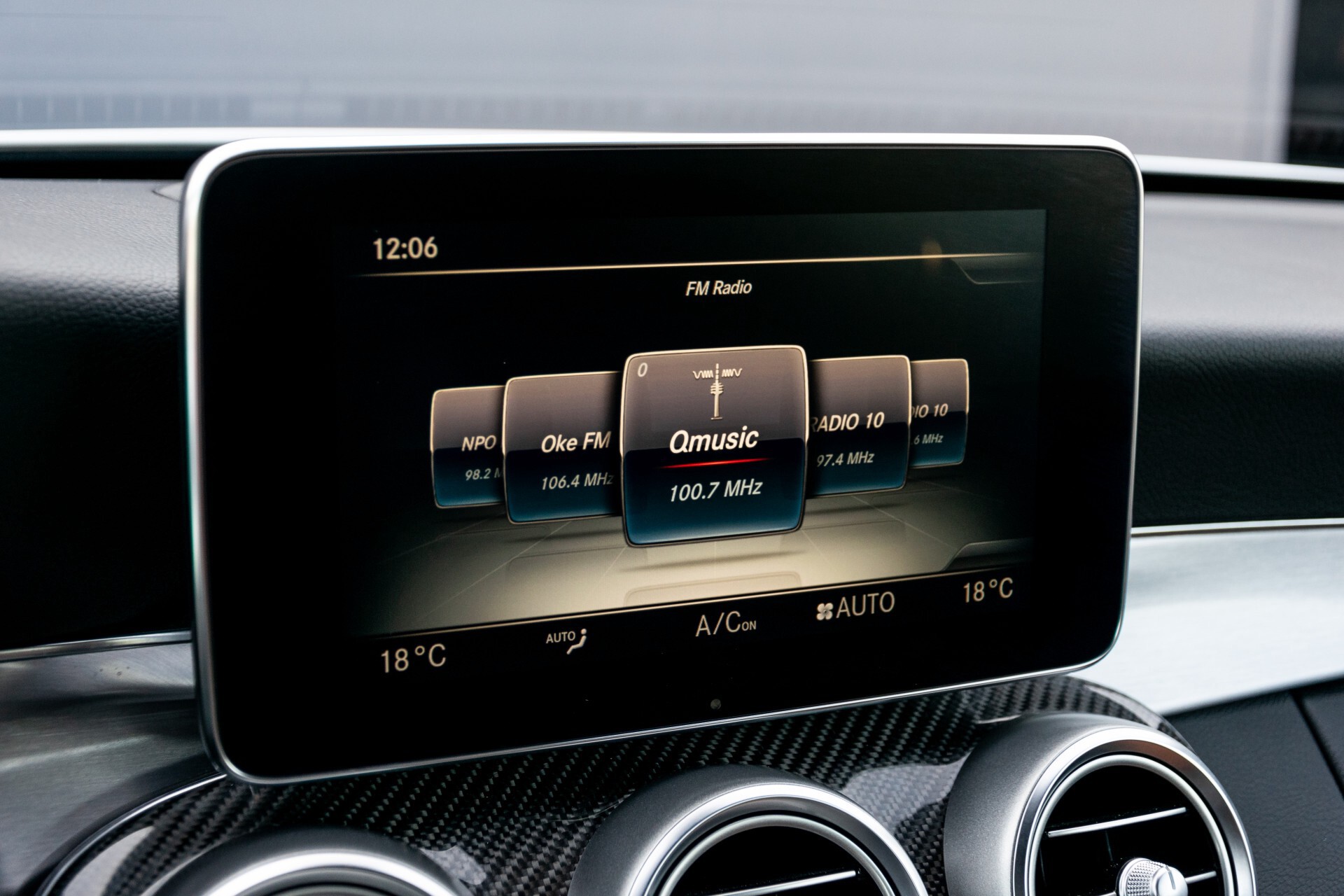 Mercedes-Benz C-Klasse 300 Cabriolet AMG Carbon/Airscarf/Aircap/Comand/Zadelbruin leder/Burmester Aut9 Foto 14