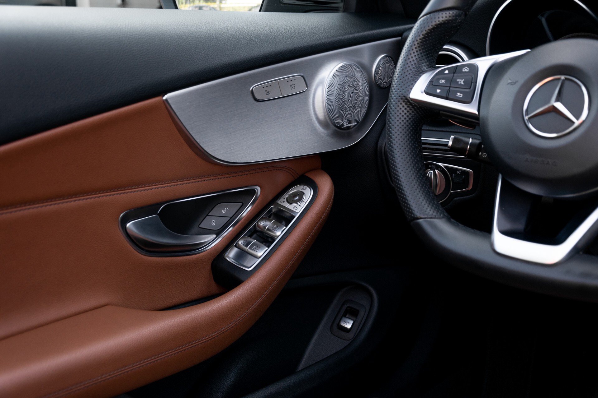 Mercedes-Benz C-Klasse 300 Cabriolet AMG Carbon/Airscarf/Aircap/Comand/Zadelbruin leder/Burmester Aut9 Foto 23