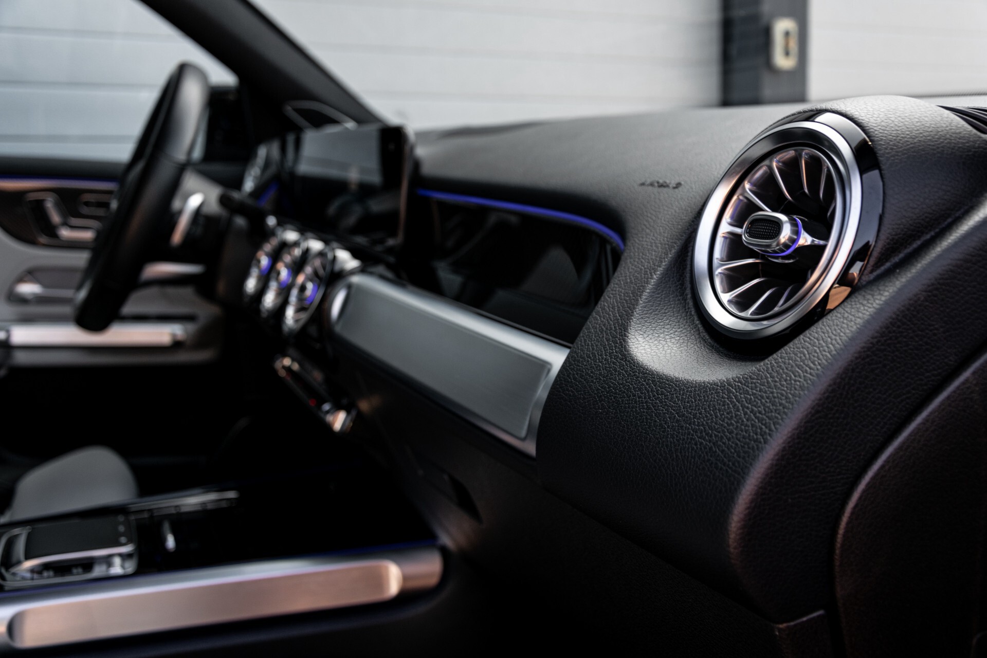 Mercedes-Benz GLB 250 4-M AMG Night/Distronic/Keyless/Mem/Geventileerde stoelen/Burmester/Pano Aut8 Foto 11