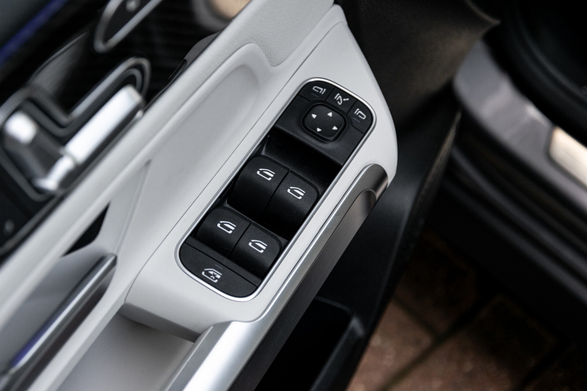 Mercedes-Benz GLB 250 4-M AMG Night/Distronic/Keyless/Mem/Geventileerde stoelen/Burmester/Pano Aut8 Foto 15