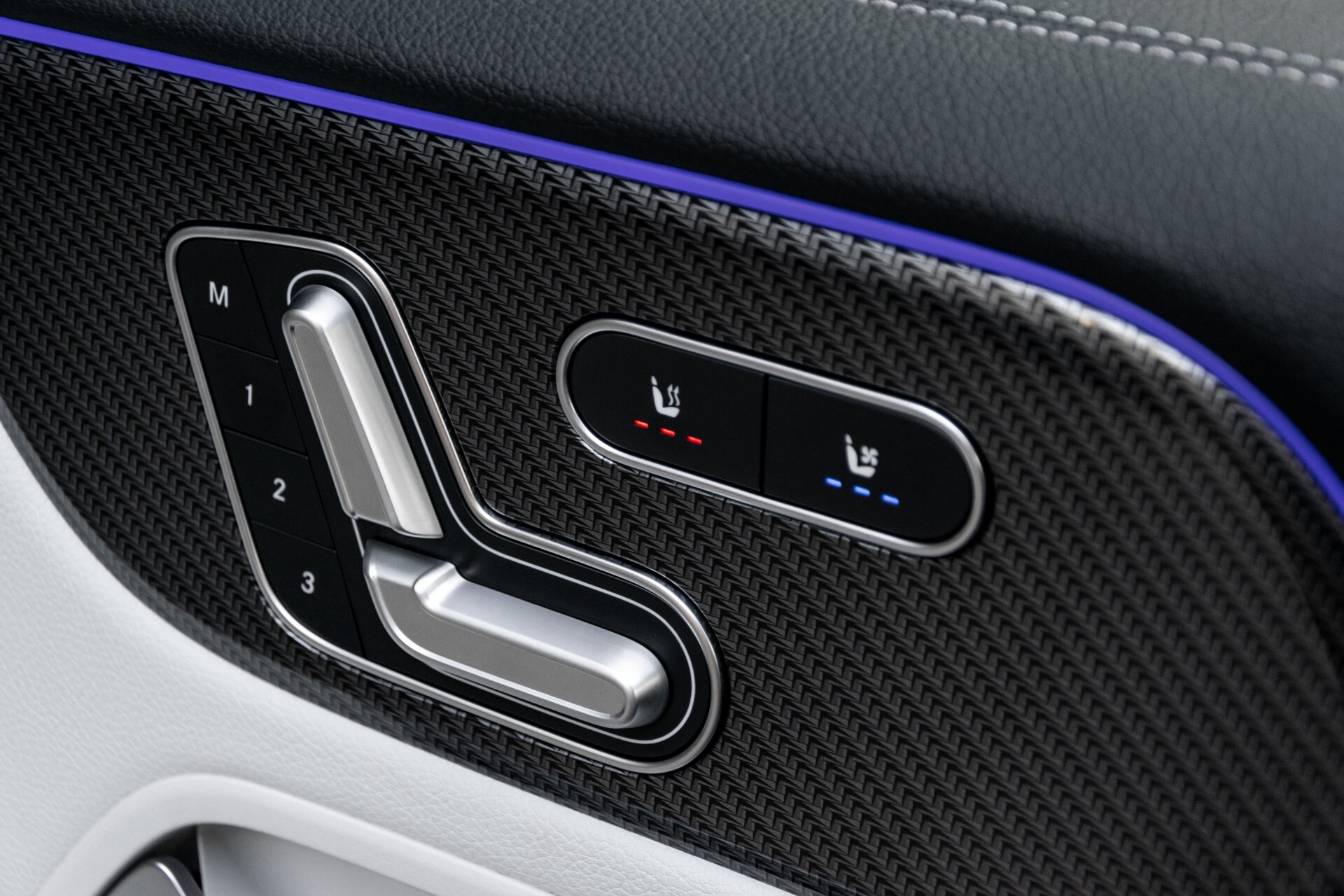 Mercedes-Benz GLB 250 4-M AMG Night/Distronic/Keyless/Mem/Geventileerde stoelen/Burmester/Pano Aut8 Foto 17