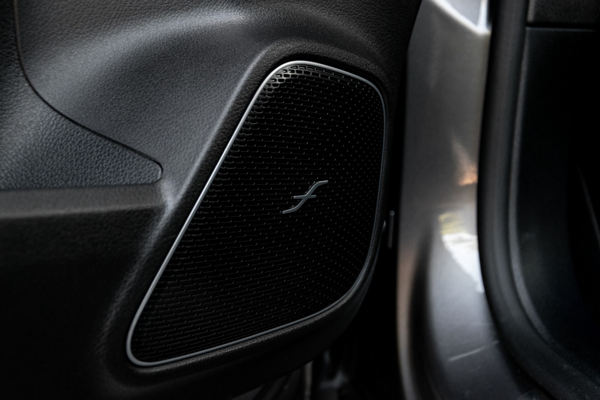 Mercedes-Benz GLB 250 4-M AMG Night/Distronic/Keyless/Mem/Geventileerde stoelen/Burmester/Pano Aut8 Foto 21