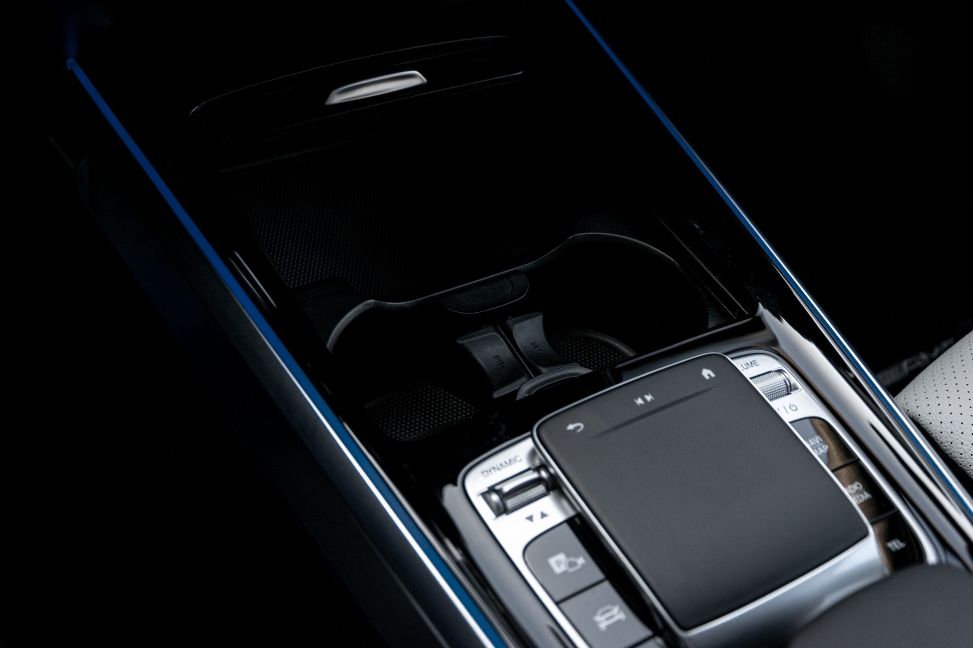 Mercedes-Benz GLB 250 4-M AMG Night/Distronic/Keyless/Mem/Geventileerde stoelen/Burmester/Pano Aut8 Foto 37