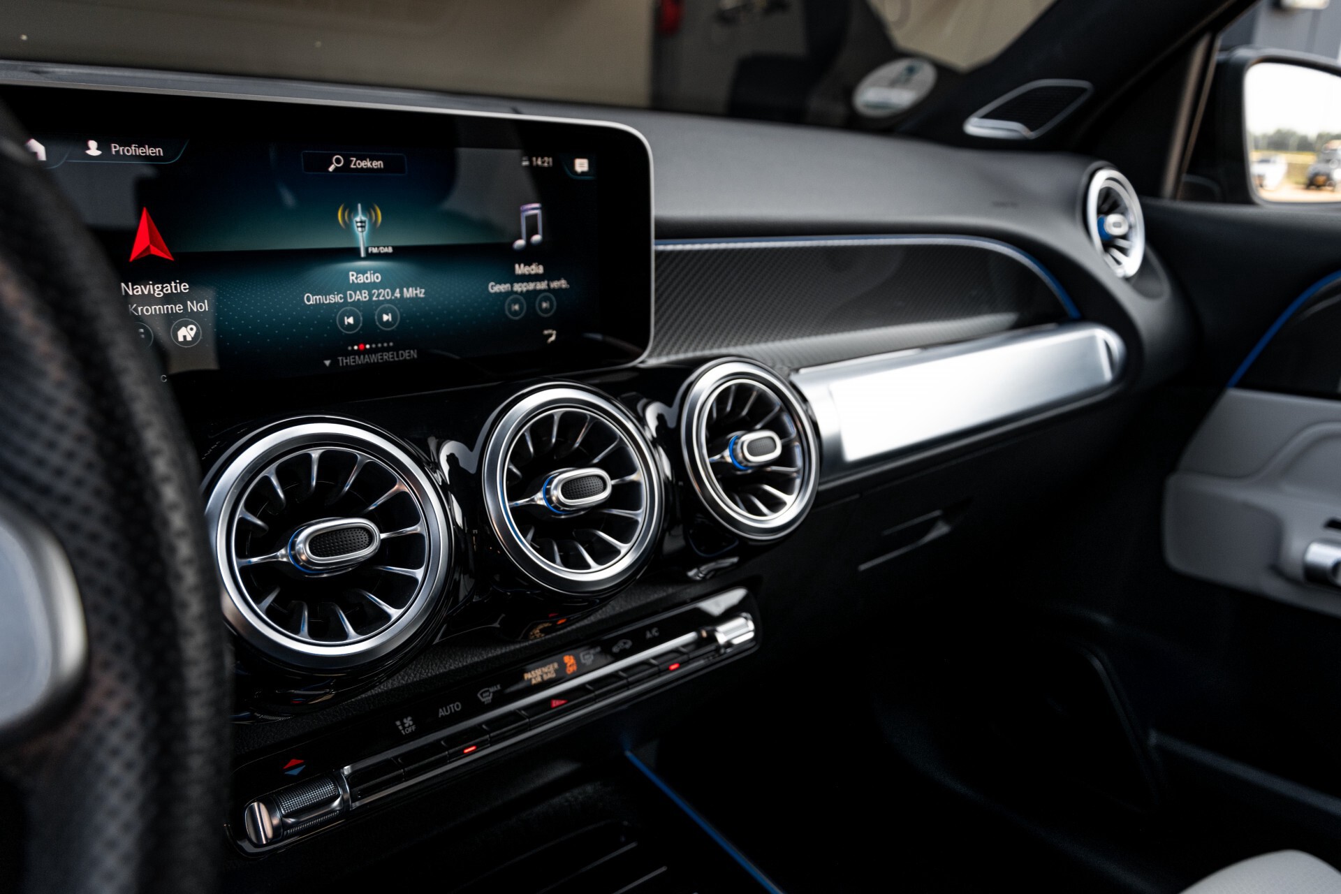 Mercedes-Benz GLB 250 4-M AMG Night/Distronic/Keyless/Mem/Geventileerde stoelen/Burmester/Pano Aut8 Foto 39