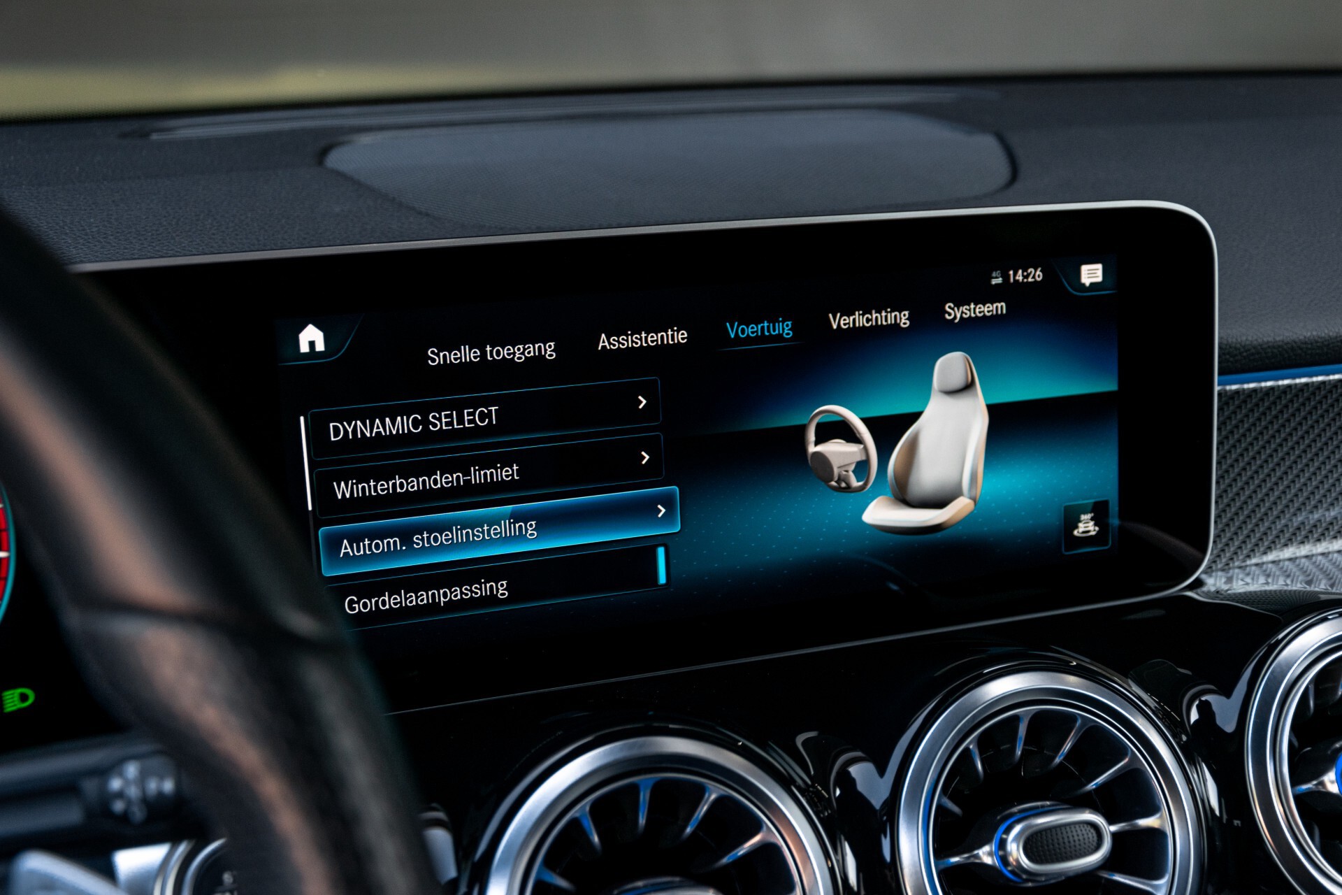 Mercedes-Benz GLB 250 4-M AMG Night/Distronic/Keyless/Mem/Geventileerde stoelen/Burmester/Pano Aut8 Foto 42