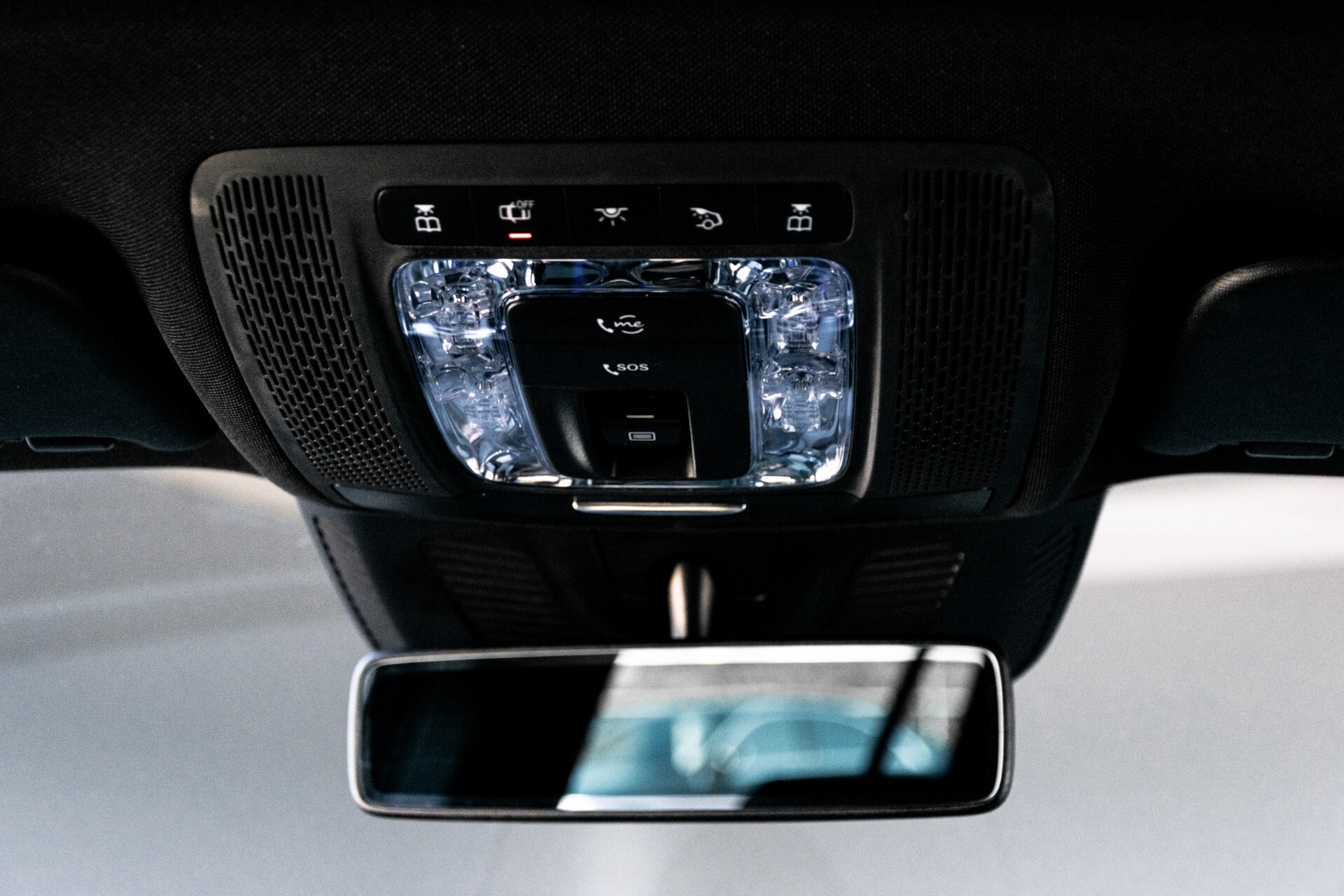 Mercedes-Benz GLB 250 4-M AMG Night/Distronic/Keyless/Mem/Geventileerde stoelen/Burmester/Pano Aut8 Foto 47