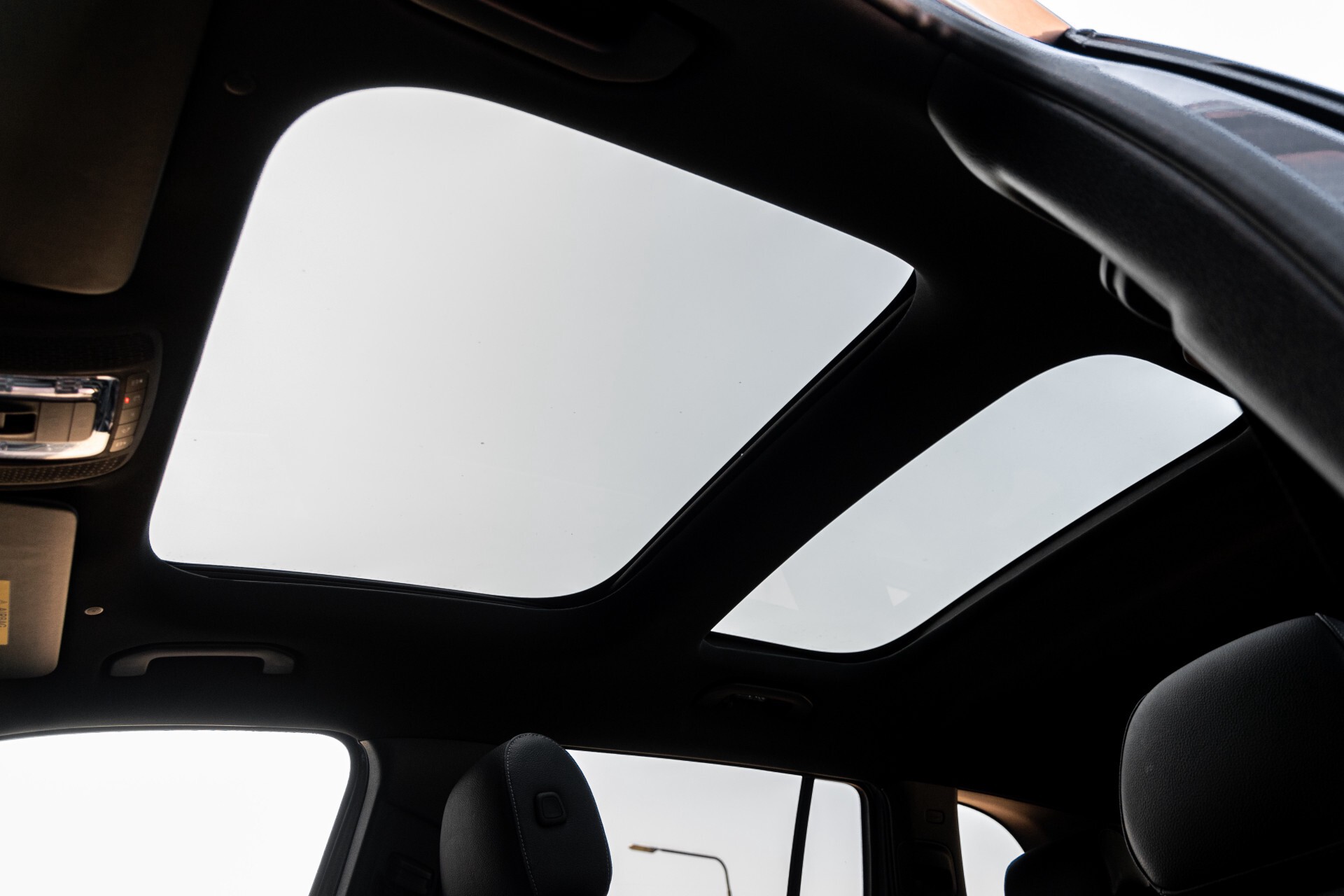 Mercedes-Benz GLB 250 4-M AMG Night/Distronic/Keyless/Mem/Geventileerde stoelen/Burmester/Pano Aut8 Foto 49