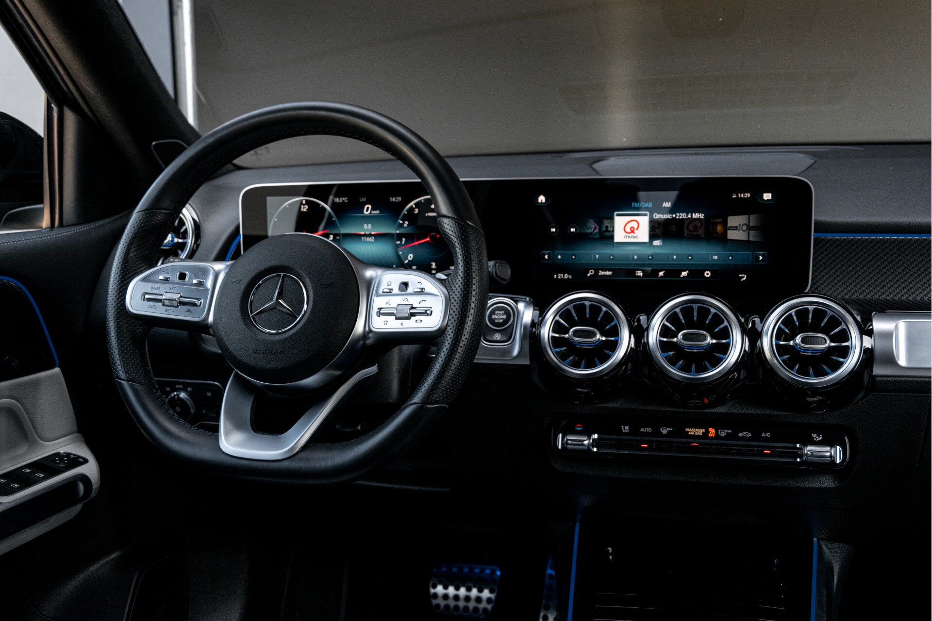 Mercedes-Benz GLB 250 4-M AMG Night/Distronic/Keyless/Mem/Geventileerde stoelen/Burmester/Pano Aut8 Foto 5