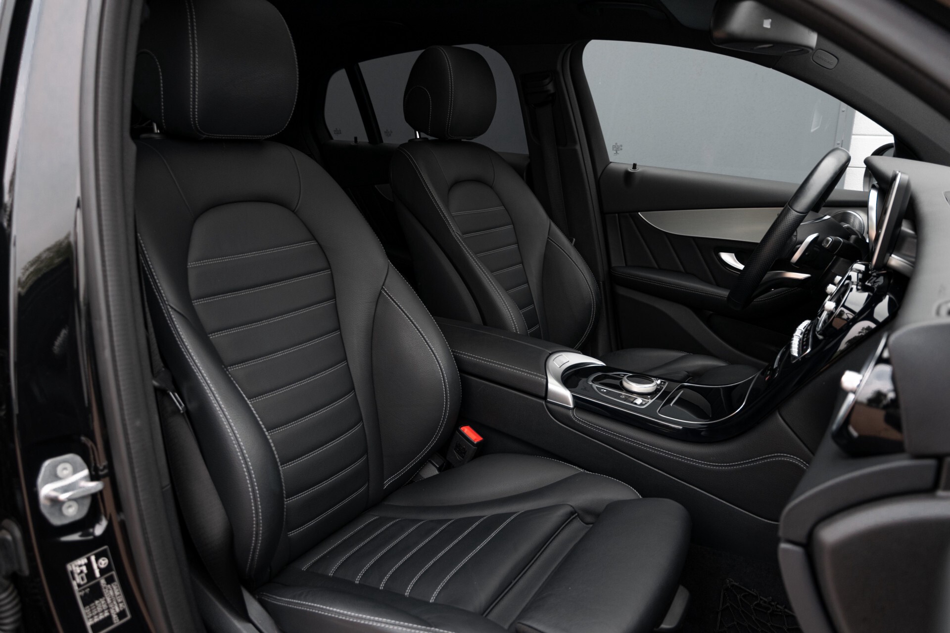 Mercedes-Benz GLC Coupé 250 4-M AMG Night/Dak/Burmester/LED/360/ILS/Trekhaak Aut9 Foto 4