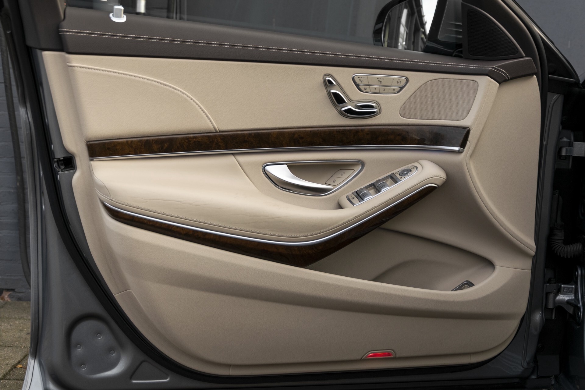 Mercedes-Benz S-Klasse 500 Massage/Rij-assistentie/Keyless/Stoelkoeling/Trekhaak/Pano Aut7 Foto 17