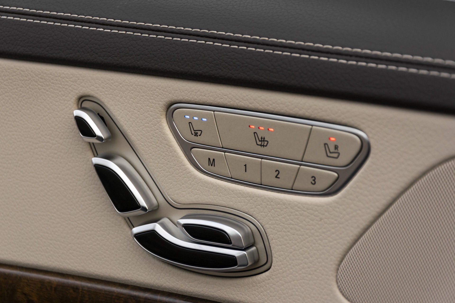 Mercedes-Benz S-Klasse 500 Massage/Rij-assistentie/Keyless/Stoelkoeling/Trekhaak/Pano Aut7 Foto 23