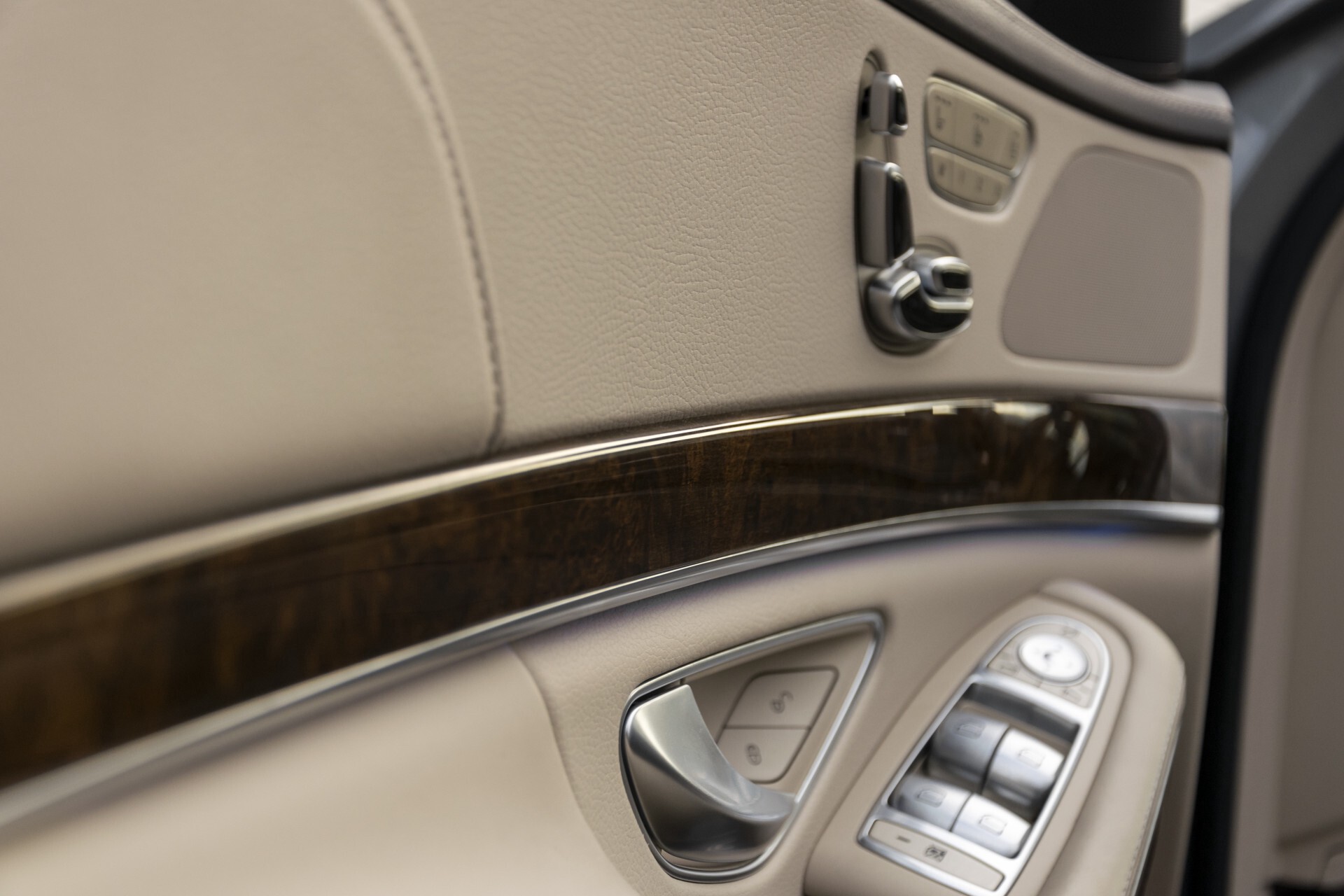 Mercedes-Benz S-Klasse 500 Massage/Rij-assistentie/Keyless/Stoelkoeling/Trekhaak/Pano Aut7 Foto 25