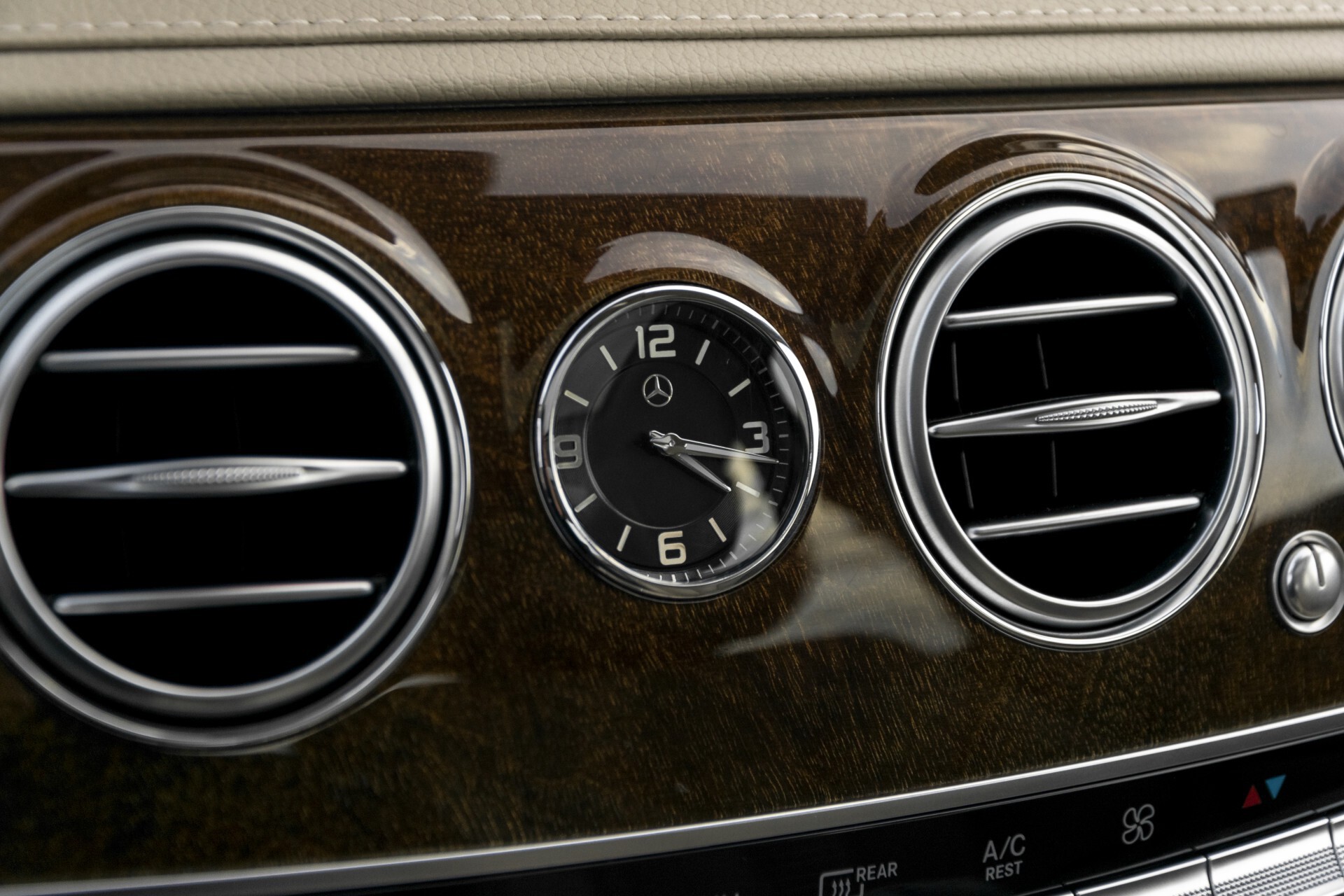 Mercedes-Benz S-Klasse 500 Massage/Rij-assistentie/Keyless/Stoelkoeling/Trekhaak/Pano Aut7 Foto 45